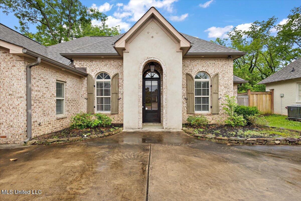 210 Penny Lane Property Photo 2