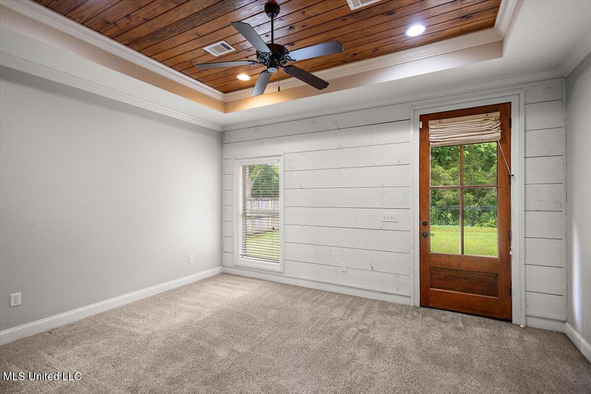 210 Penny Lane Property Photo 8