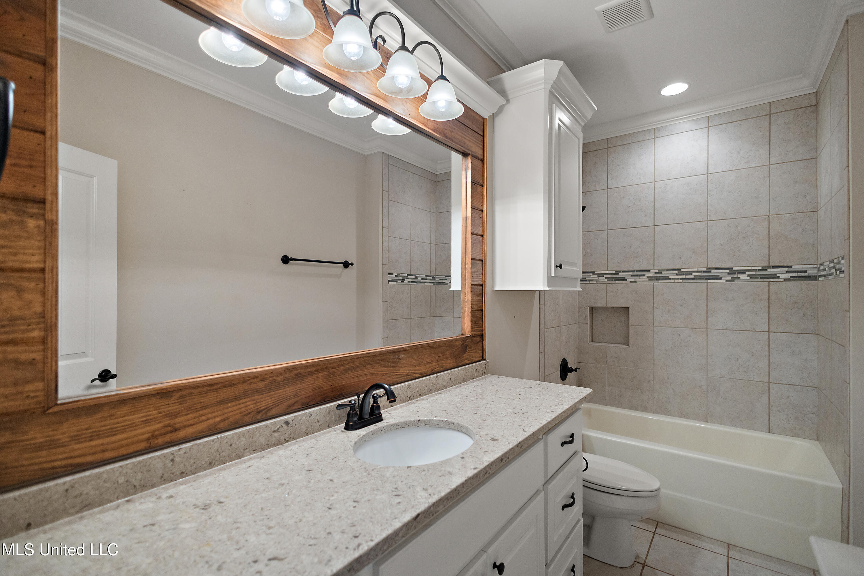 210 Penny Lane Property Photo 16