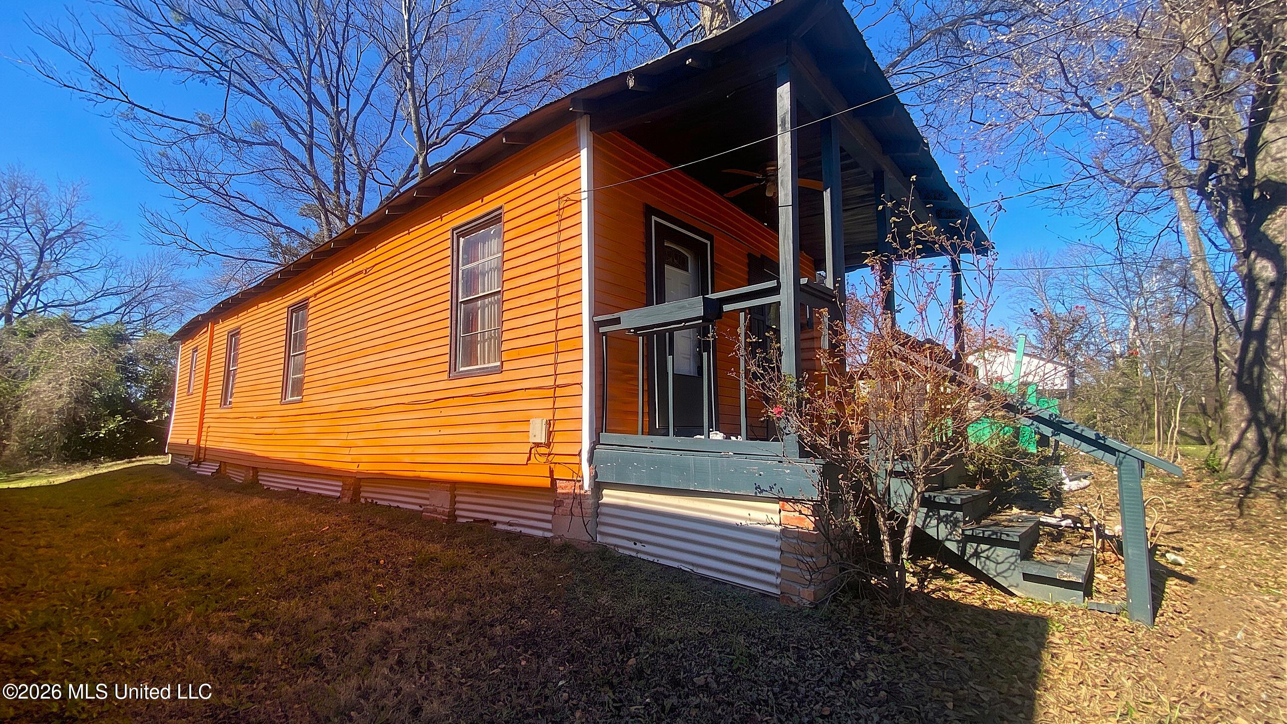 1002 Howard Street Property Photo 2