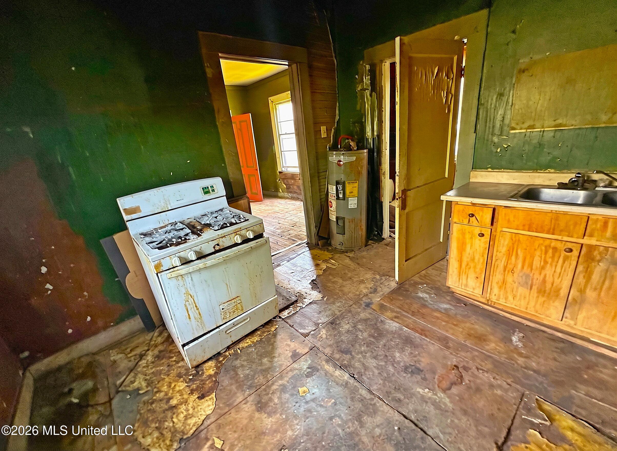 1002 Howard Street Property Photo 3