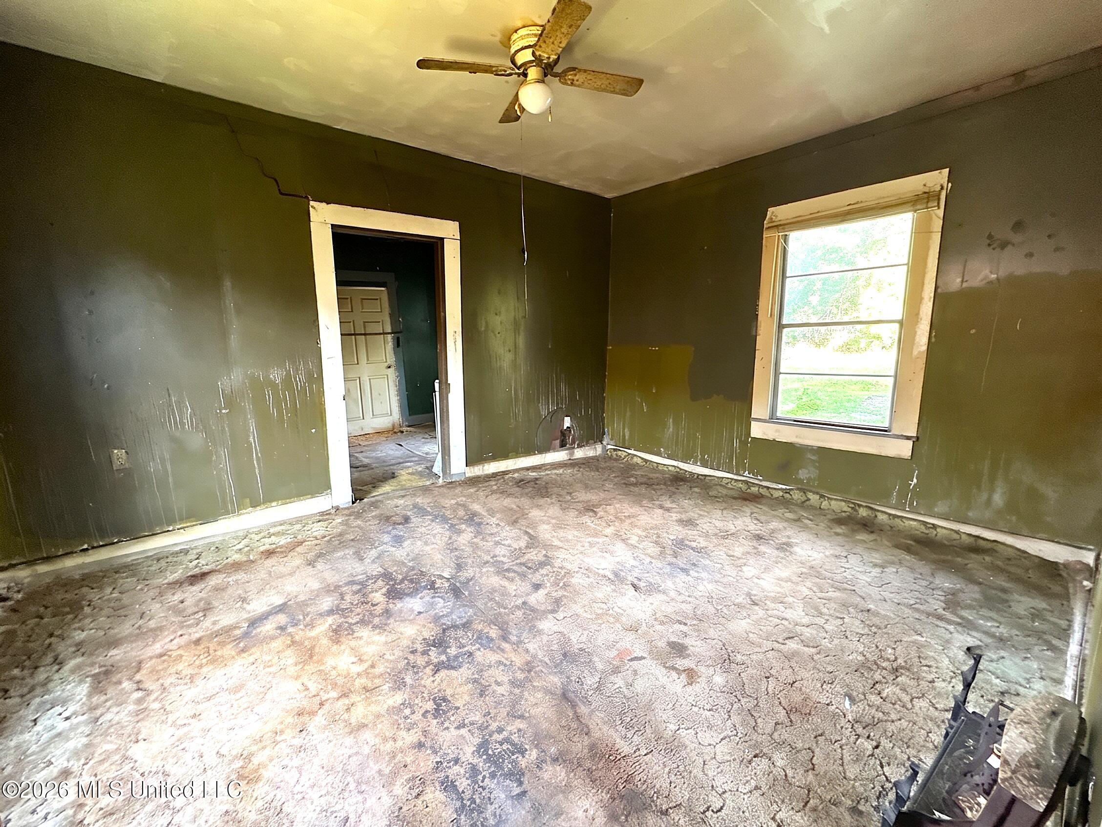 1002 Howard Street Property Photo 5