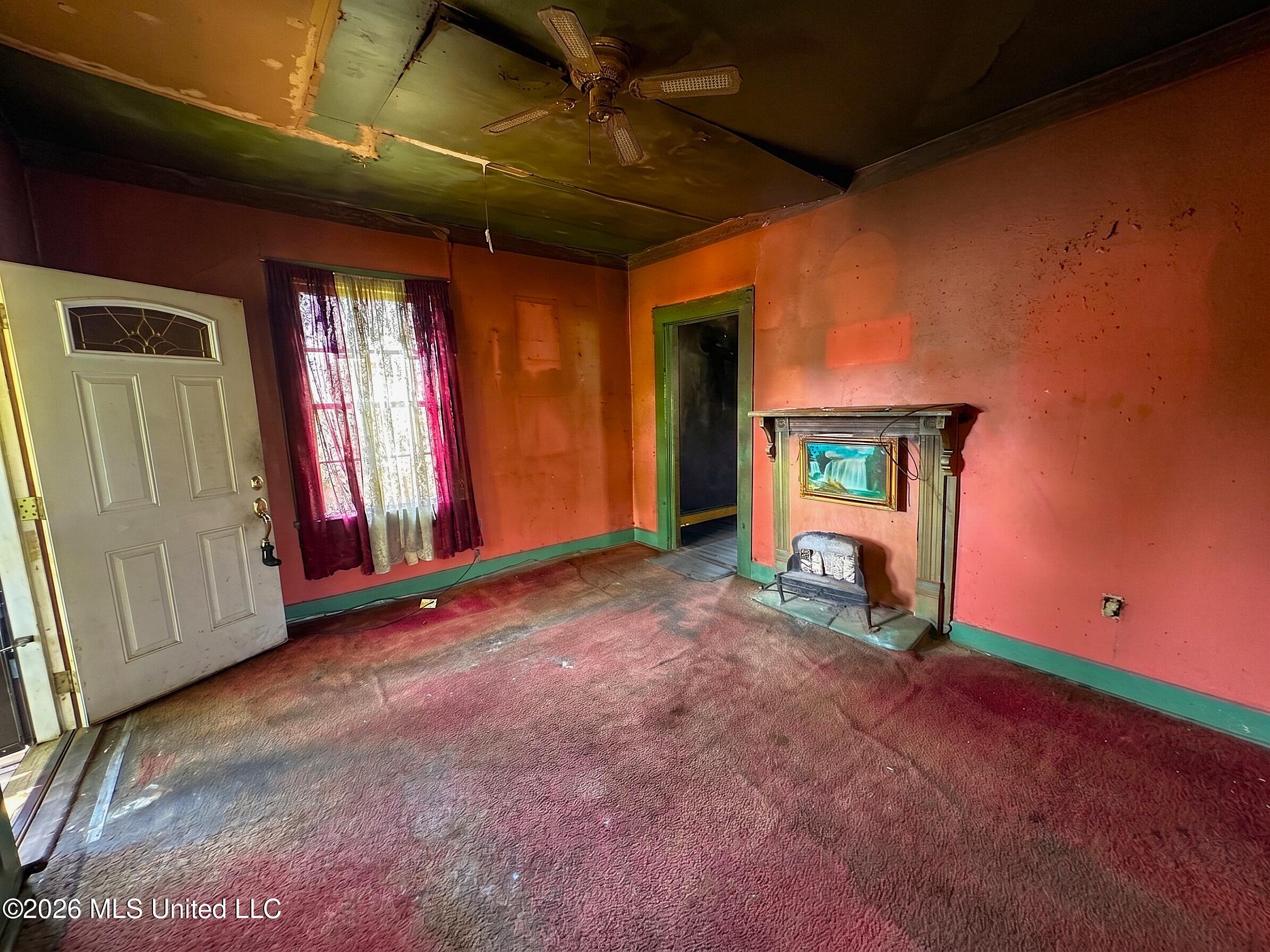 1002 Howard Street Property Photo 6