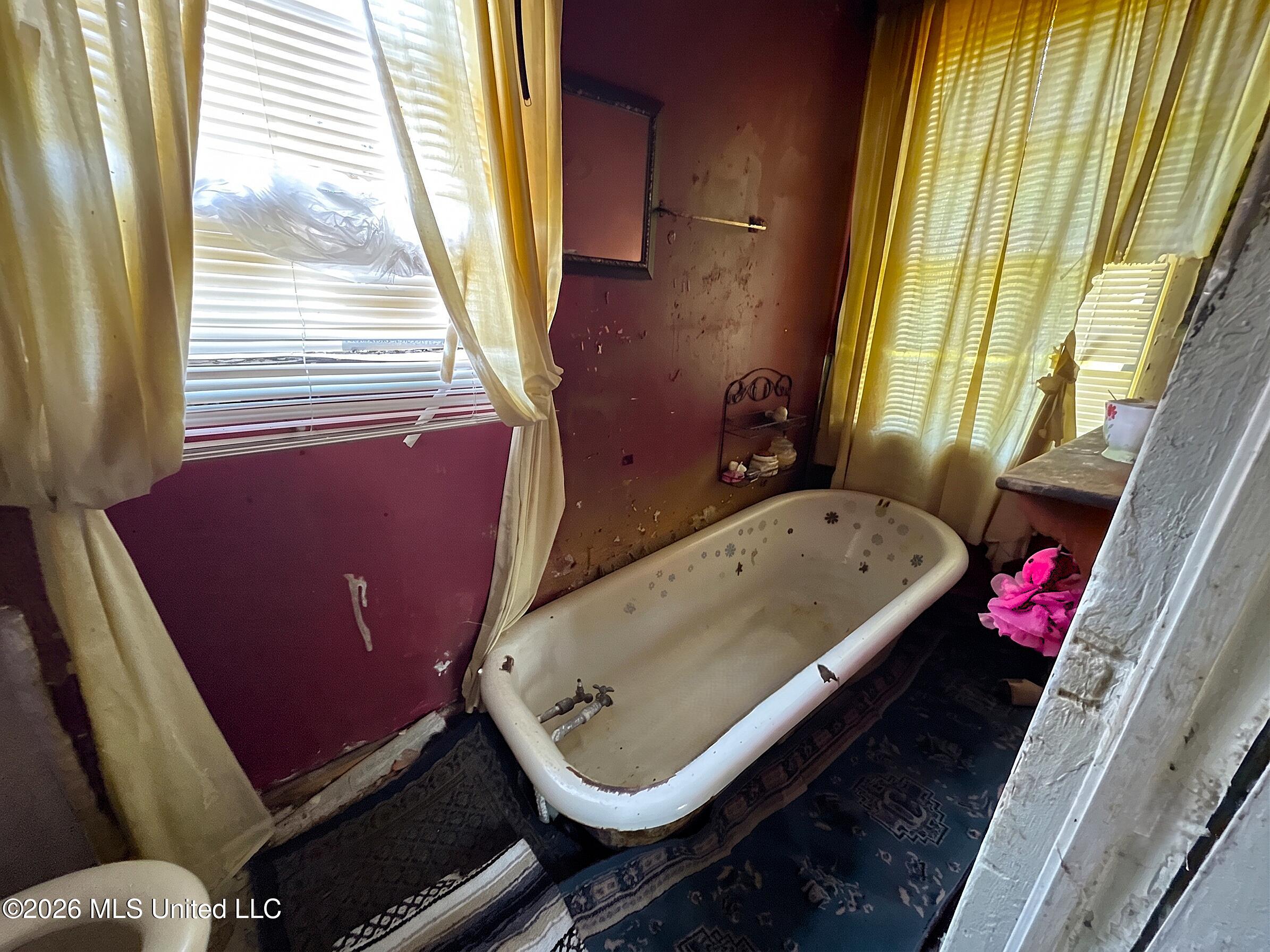 1002 Howard Street Property Photo 9