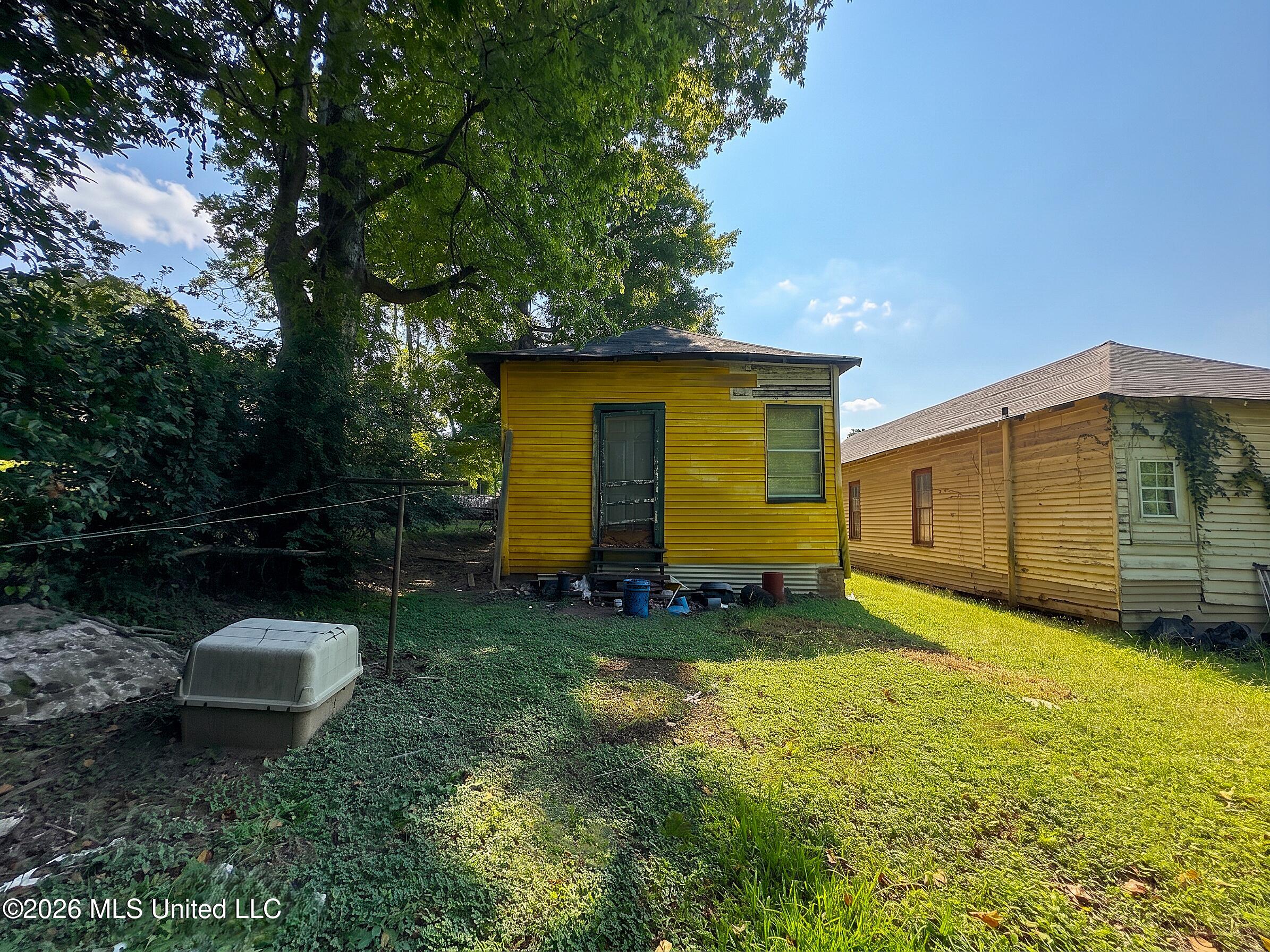 1002 Howard Street Property Photo 10