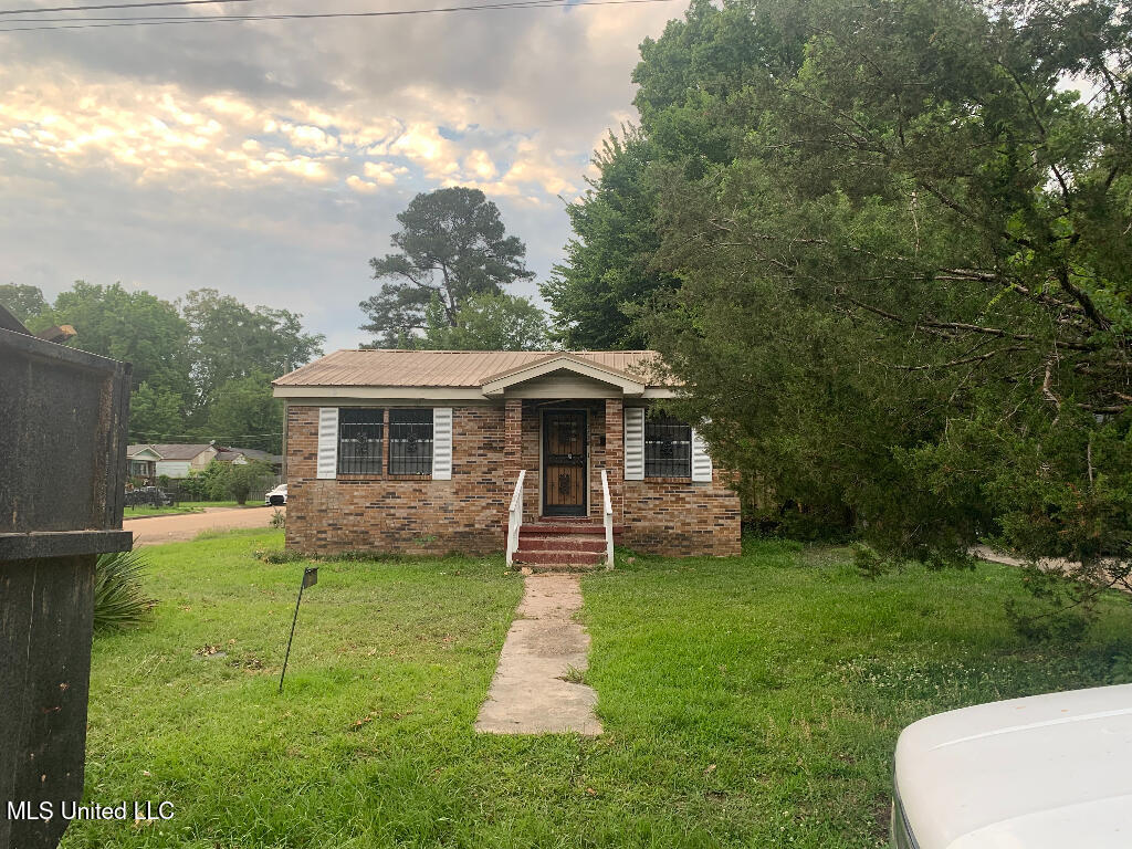 2226 Oak Park Drive Property Photo
