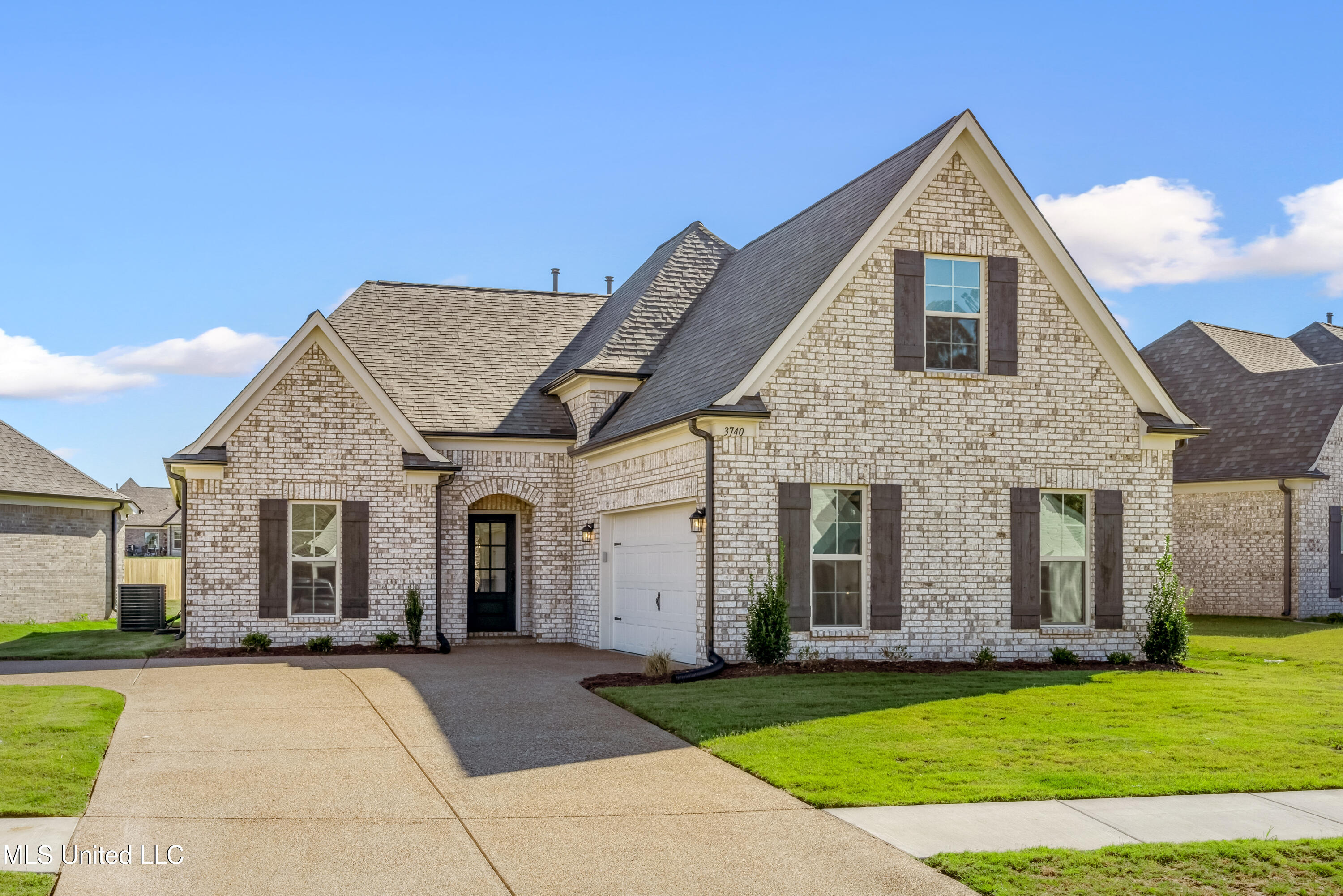 3740 Roland Drive Property Photo 1