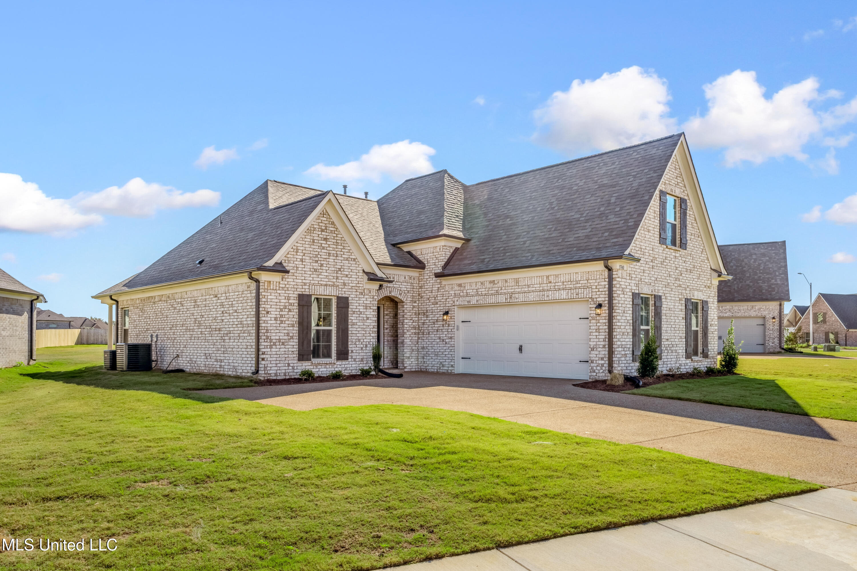 3740 Roland Drive Property Photo 6