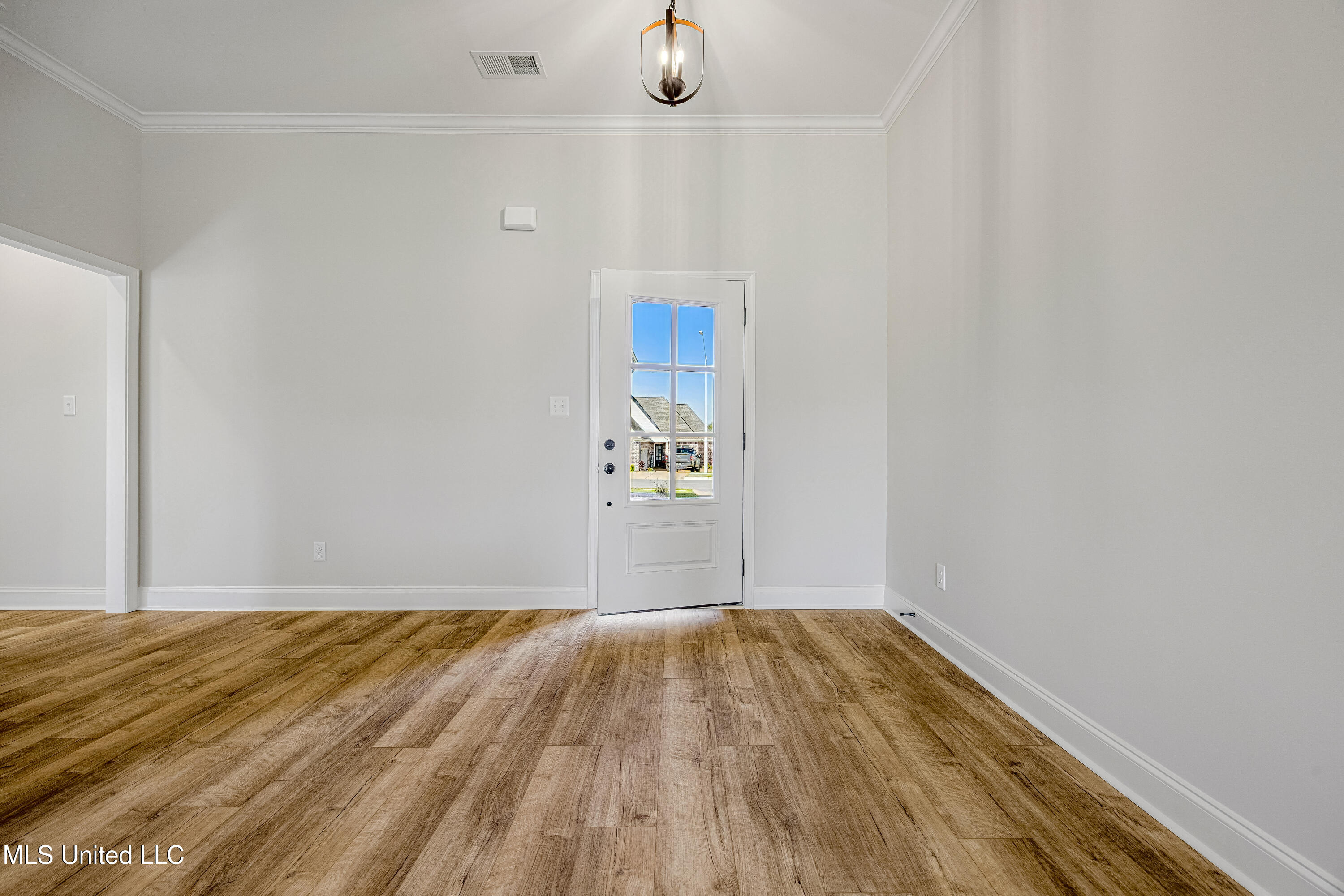 3740 Roland Drive Property Photo 9