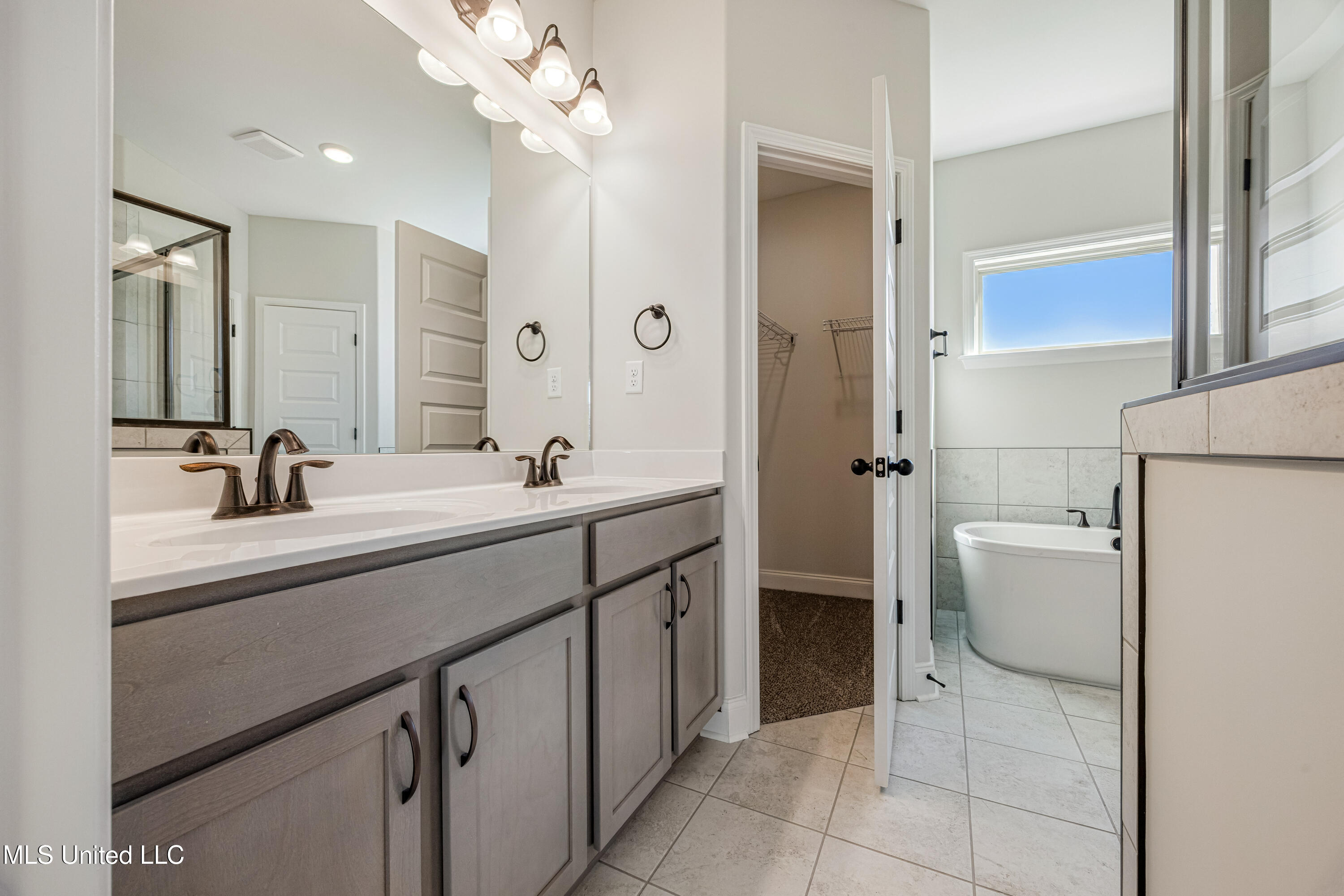 3740 Roland Drive Property Photo 20