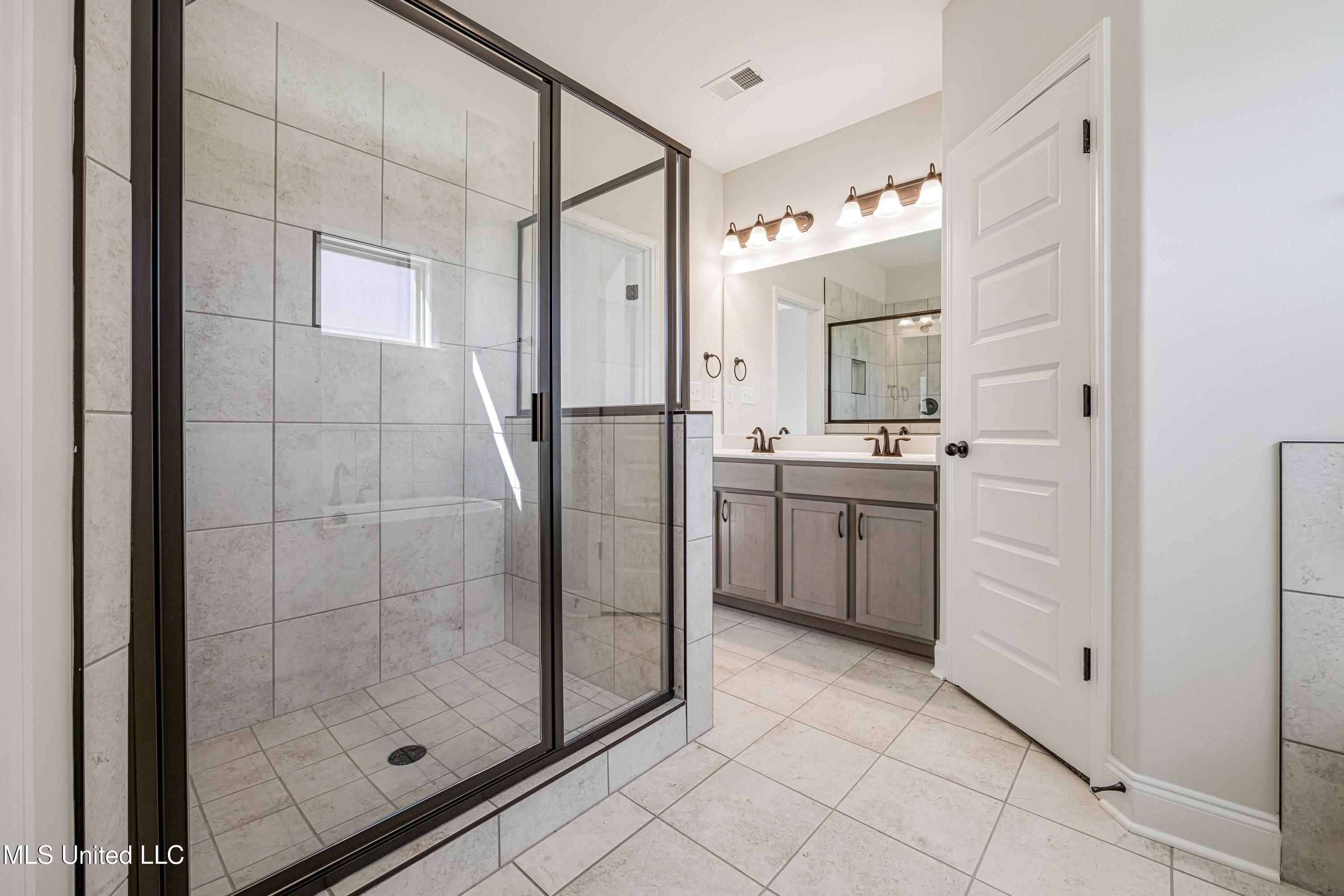 3740 Roland Drive Property Photo 21