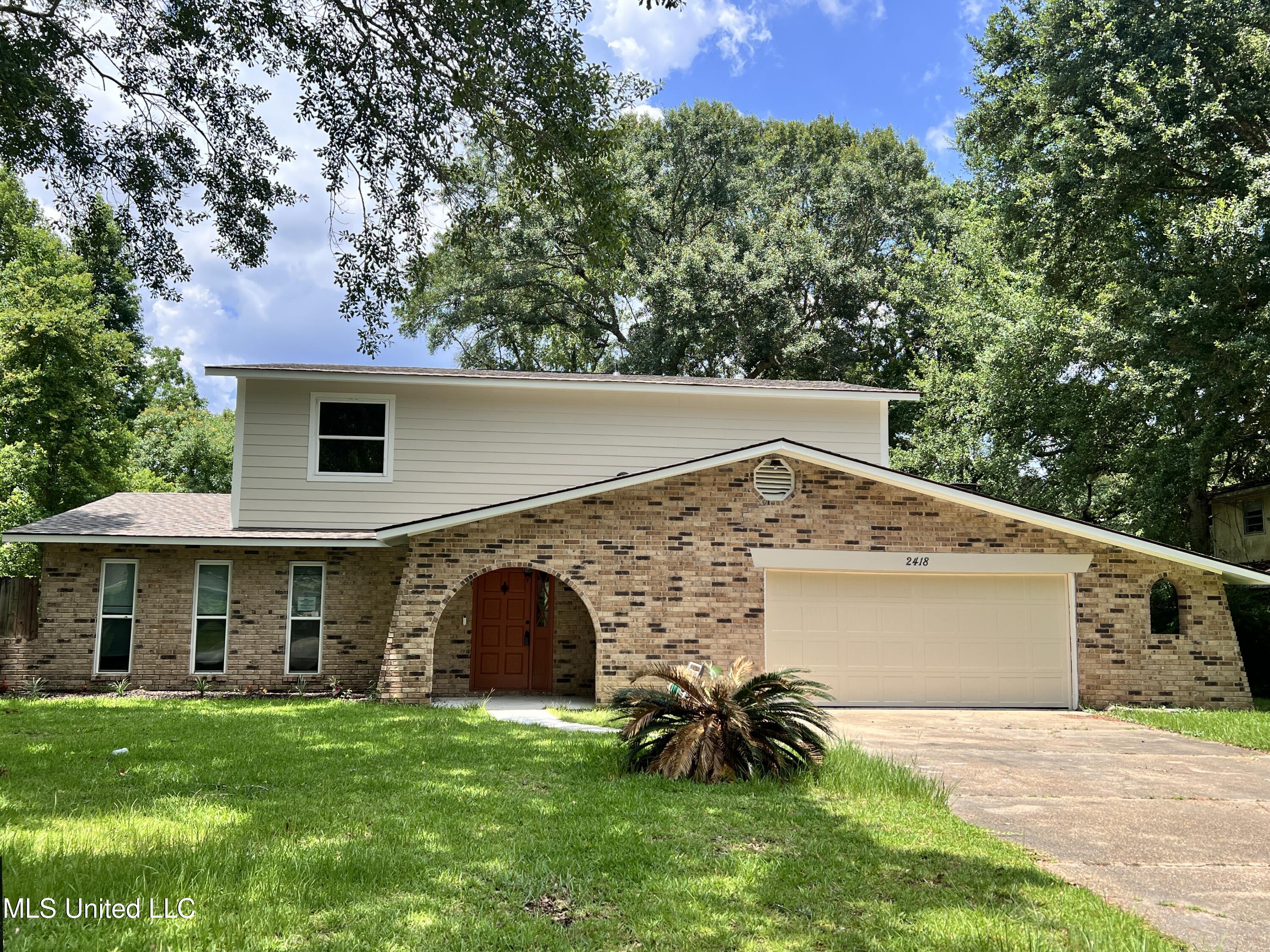 2418 Northridge Drive Property Photo 1