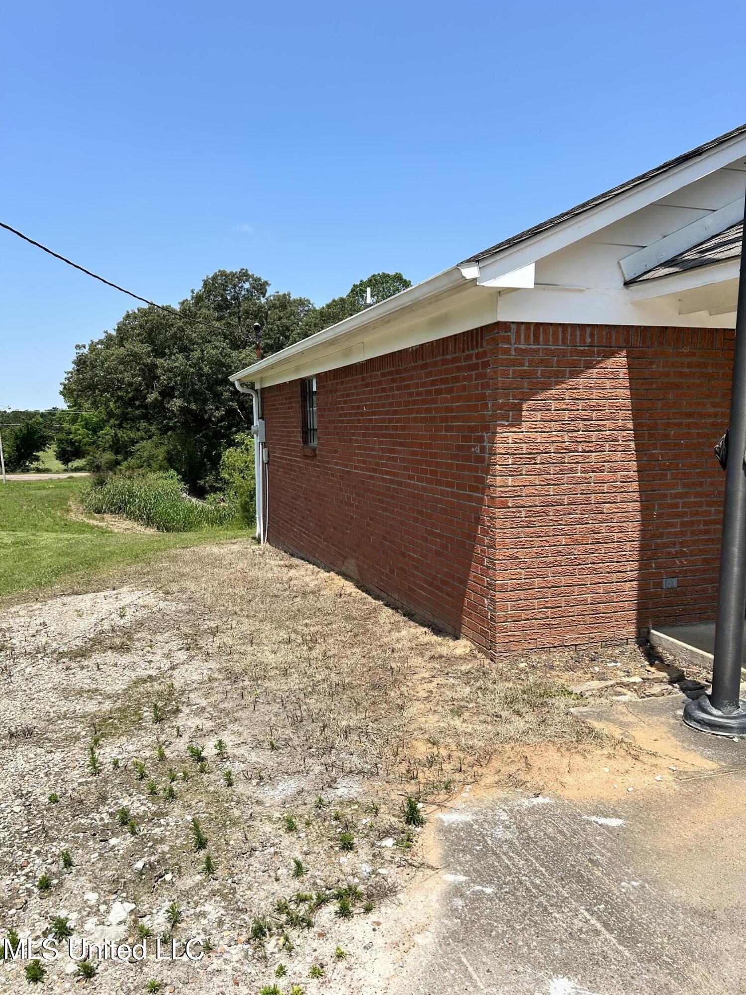 5900 Hwy 305 Property Photo 12