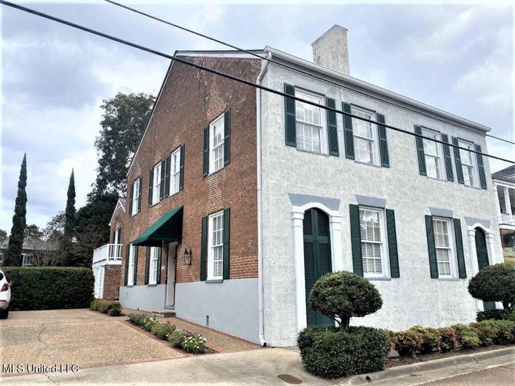 707 State Street Property Photo 2