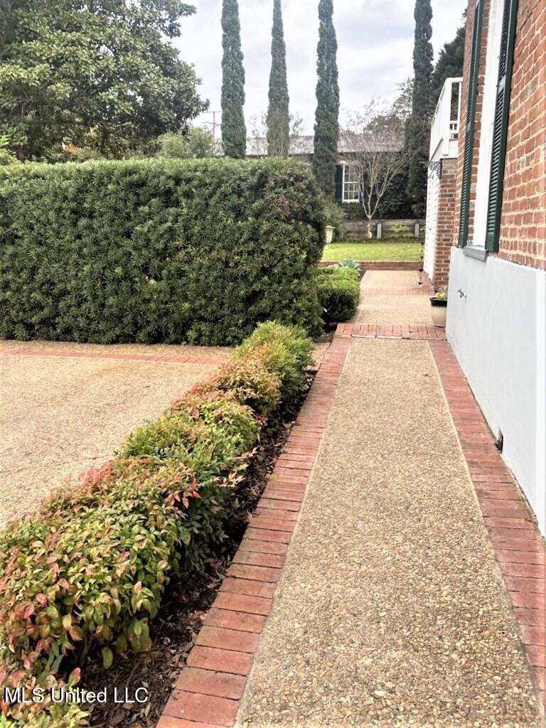 707 State Street Property Photo 3