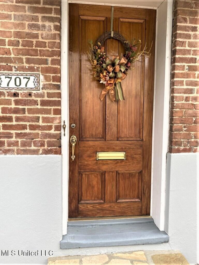 707 State Street Property Photo 4
