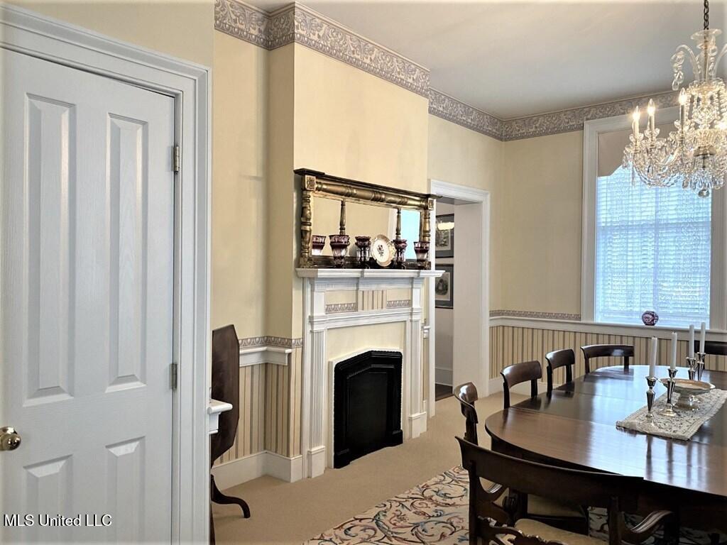707 State Street Property Photo 12