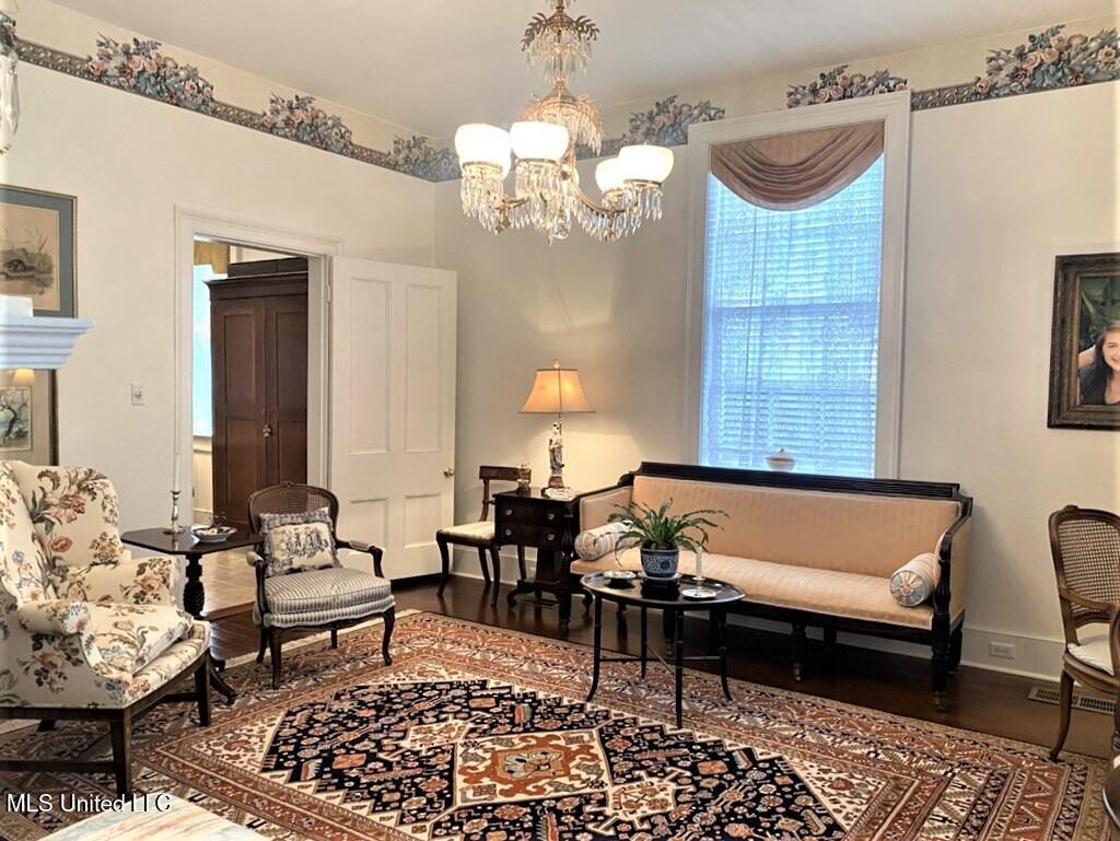 707 State Street Property Photo 18