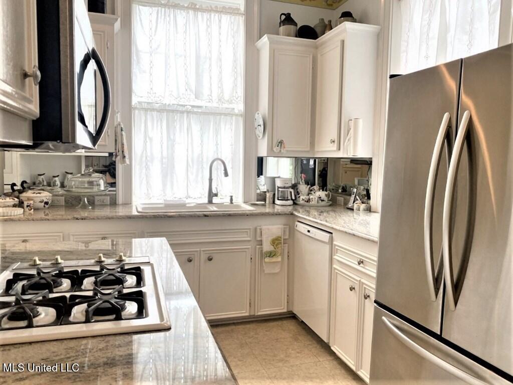 707 State Street Property Photo 28