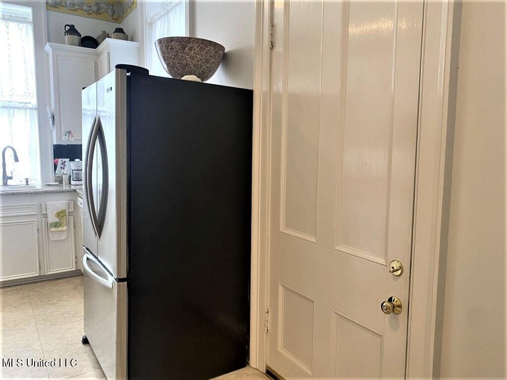 707 State Street Property Photo 29