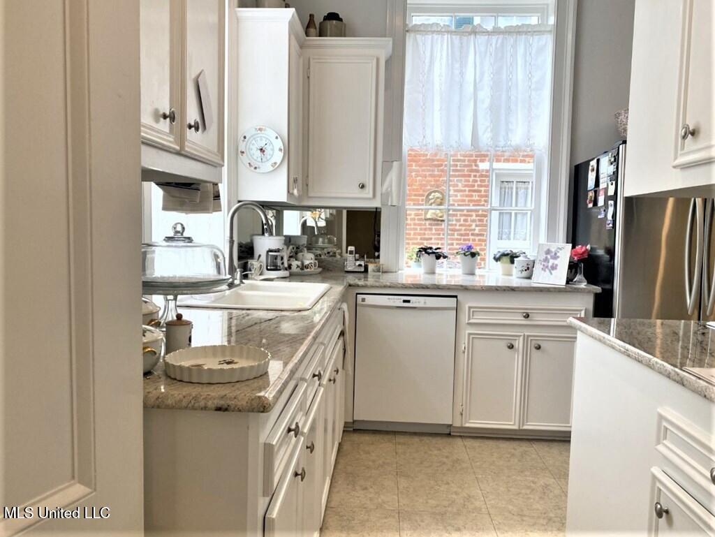 707 State Street Property Photo 31