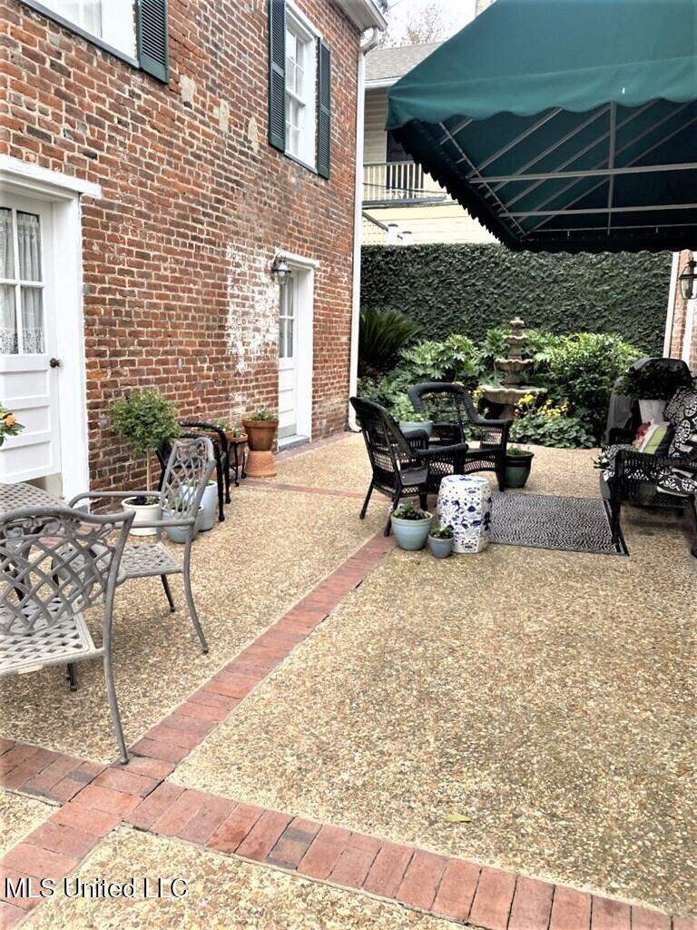 707 State Street Property Photo 53