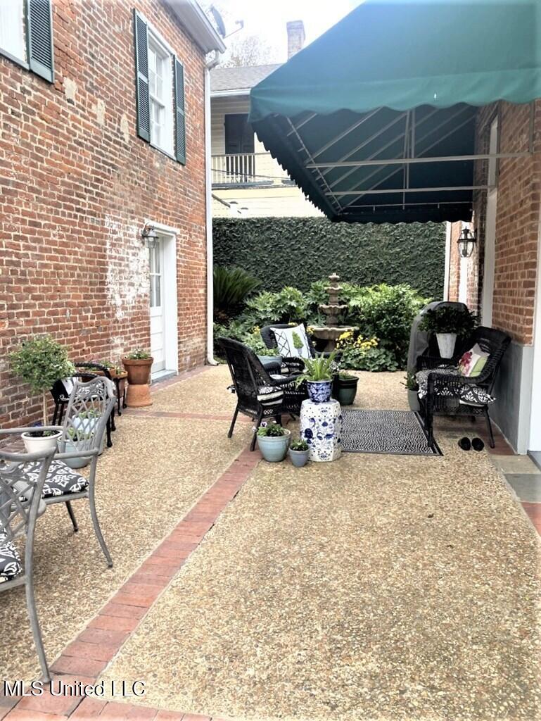 707 State Street Property Photo 54