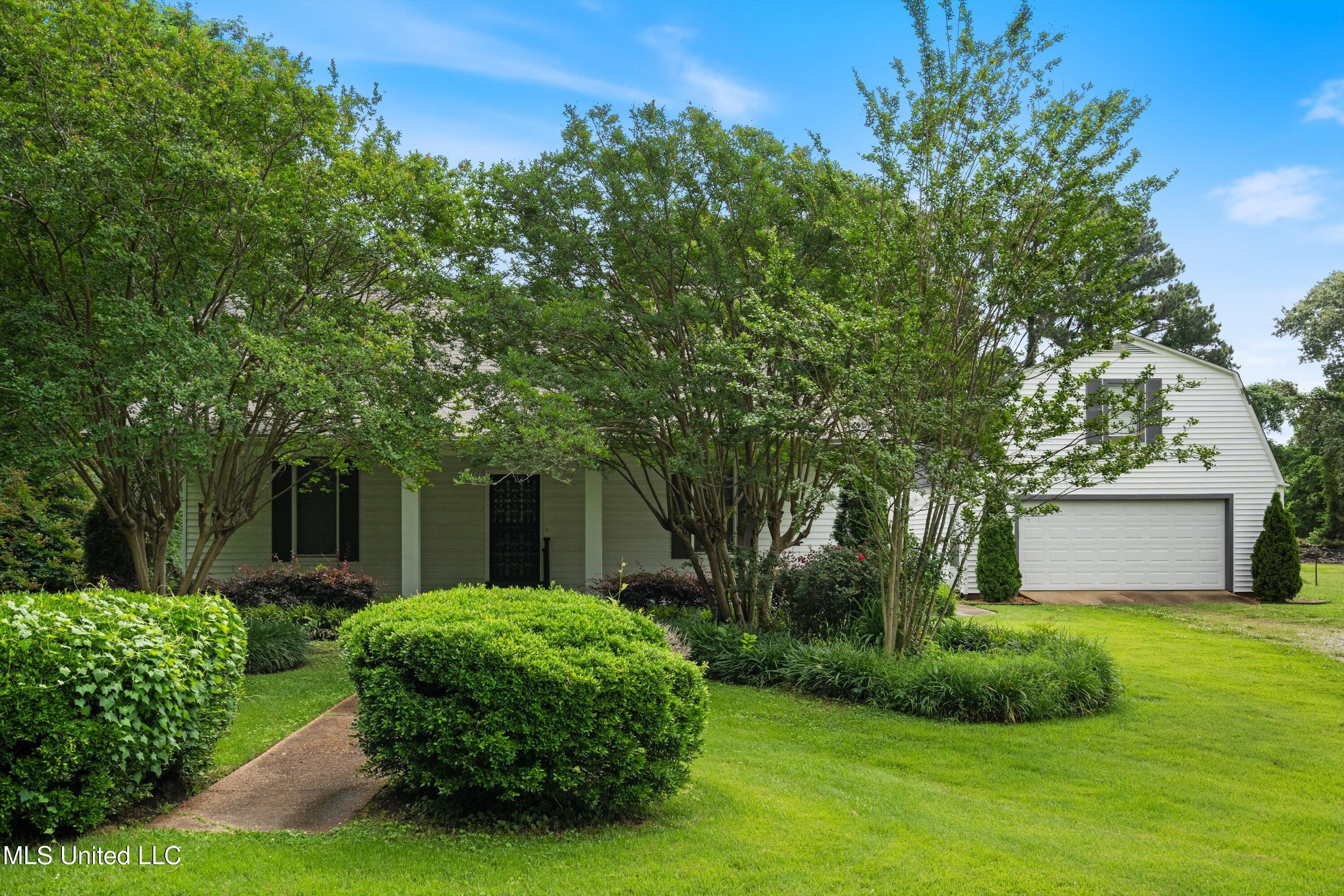 5926 Horn Lake Road Property Photo 2