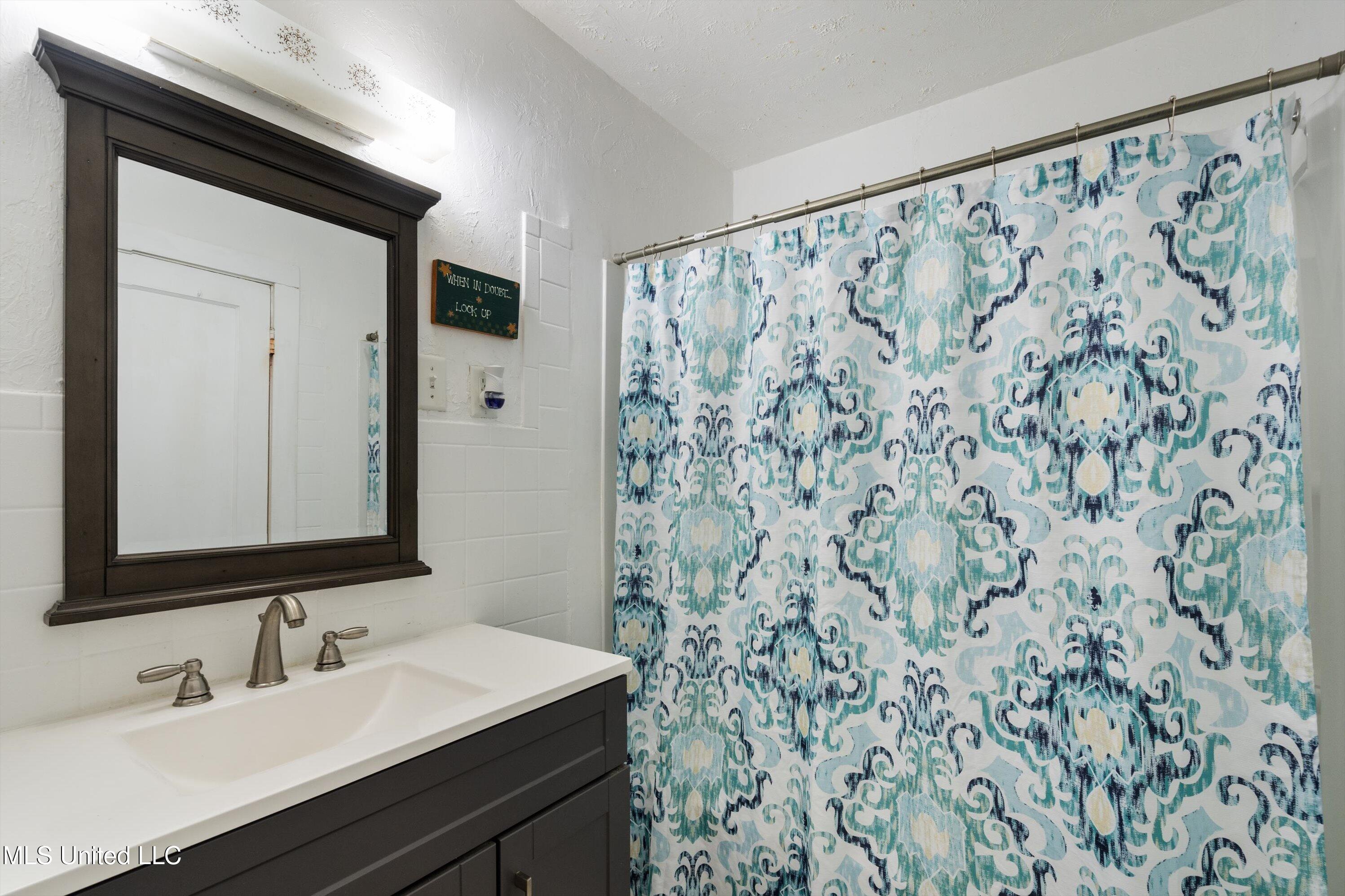 5926 Horn Lake Road Property Photo 10