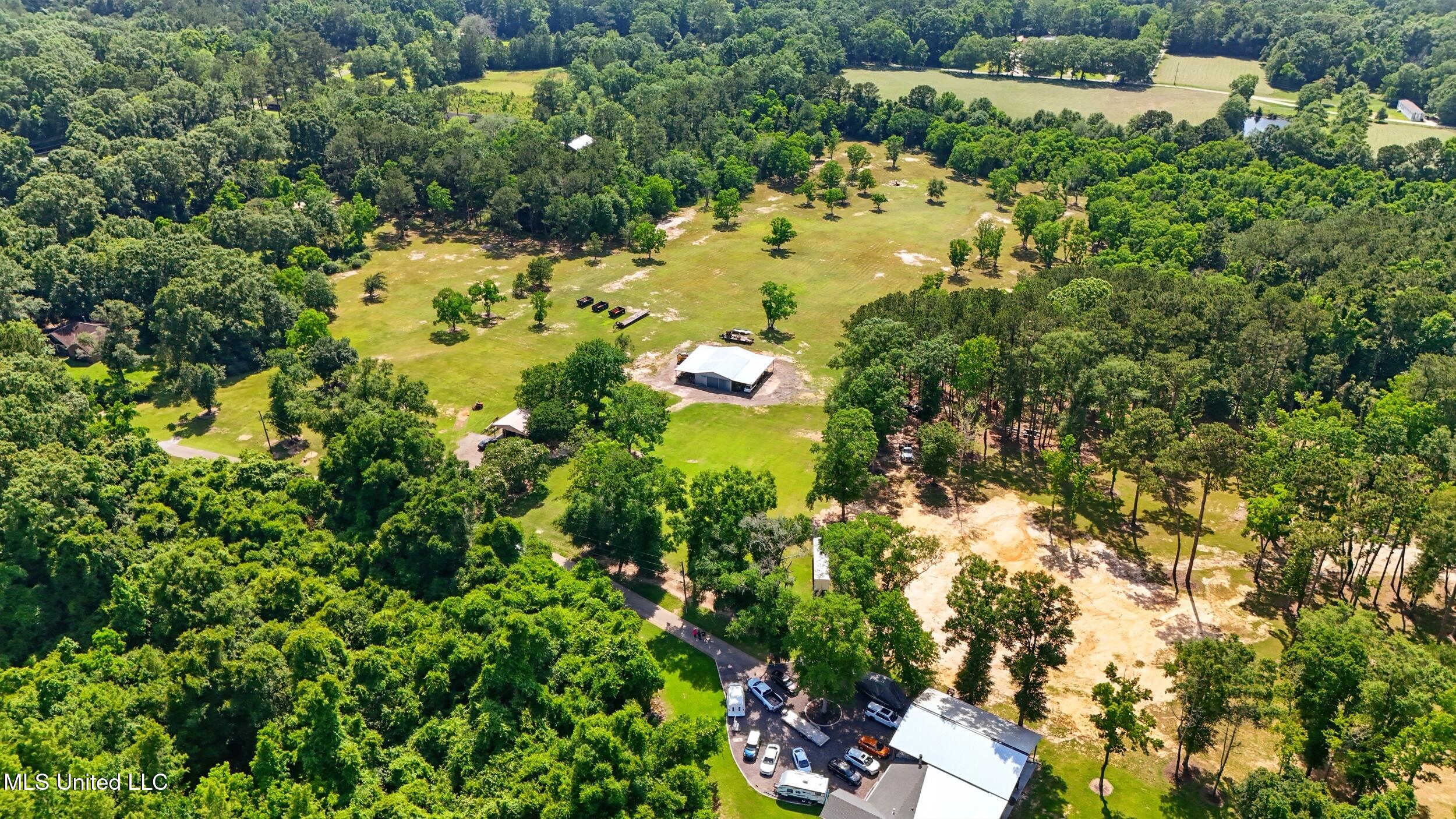 271 Bobby Lane Property Photo 2