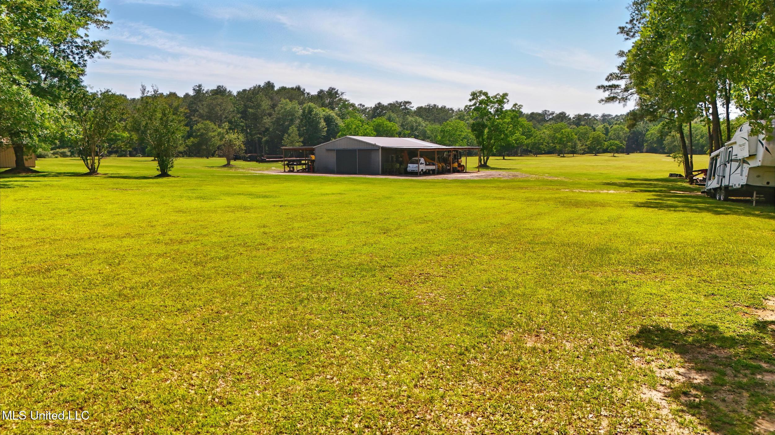 271 Bobby Lane Property Photo 4
