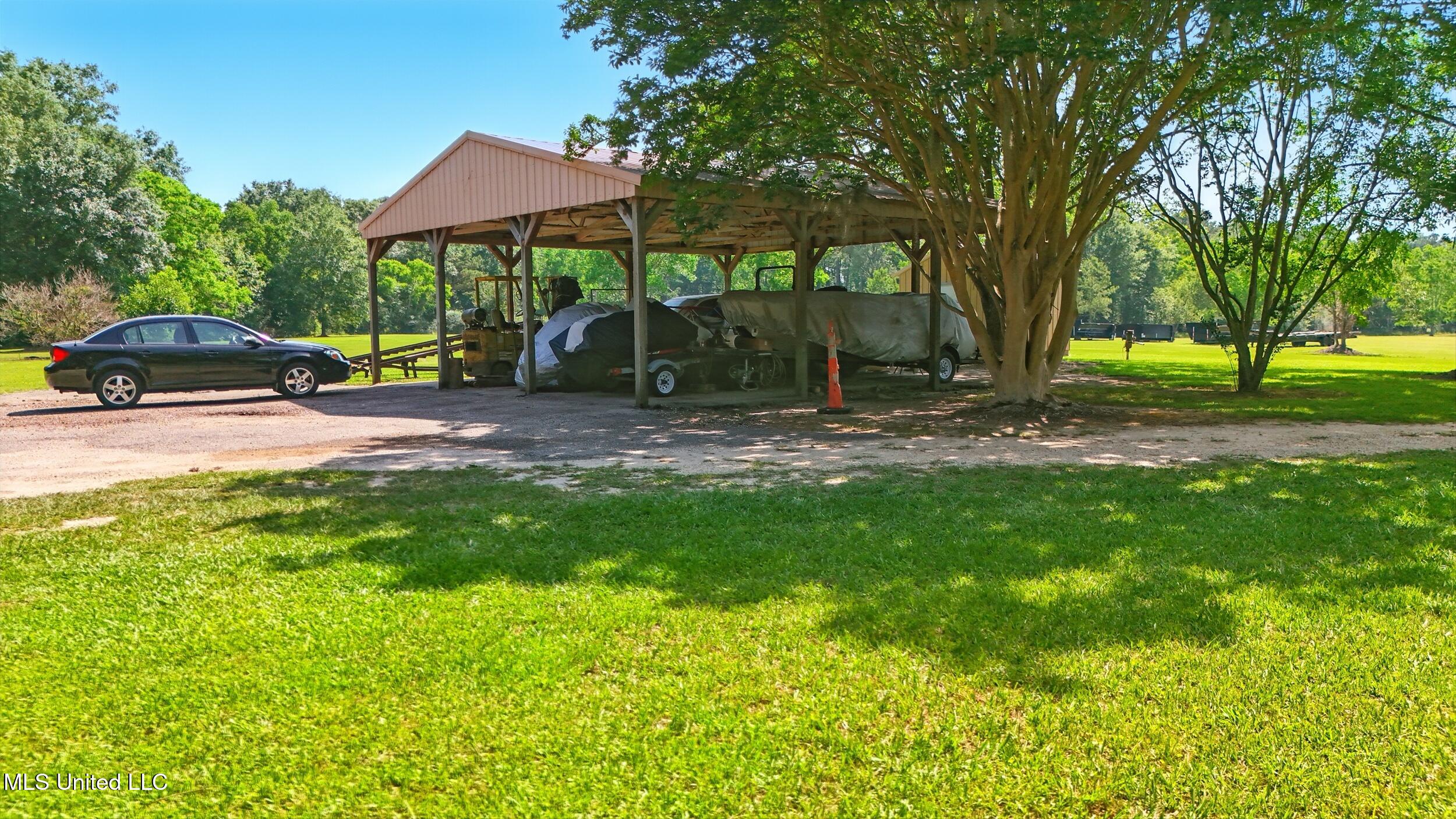 271 Bobby Lane Property Photo 8