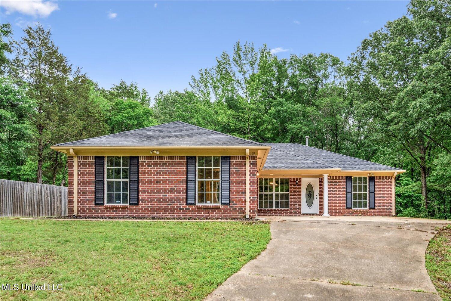 119 Vance Cove Property Photo 1