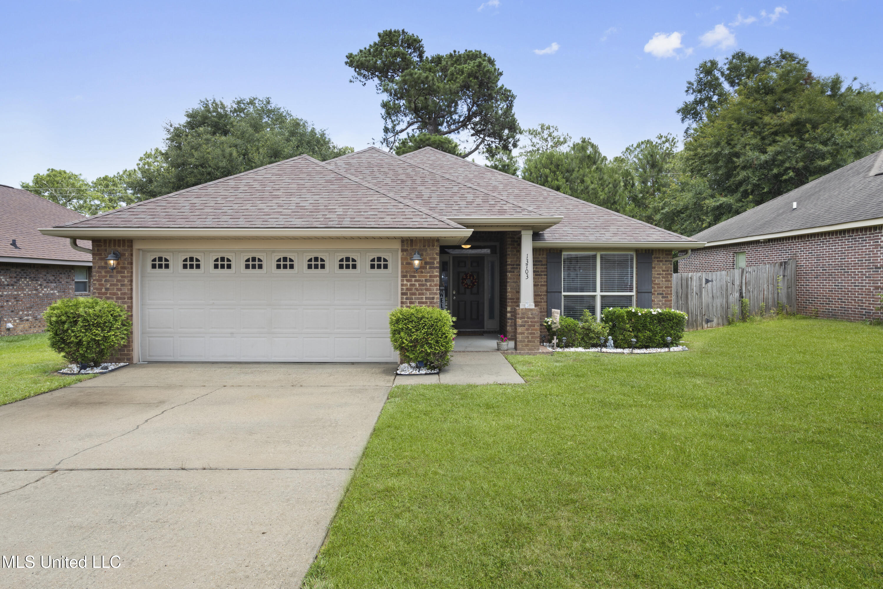 13703 Windwood Drive Property Photo 2