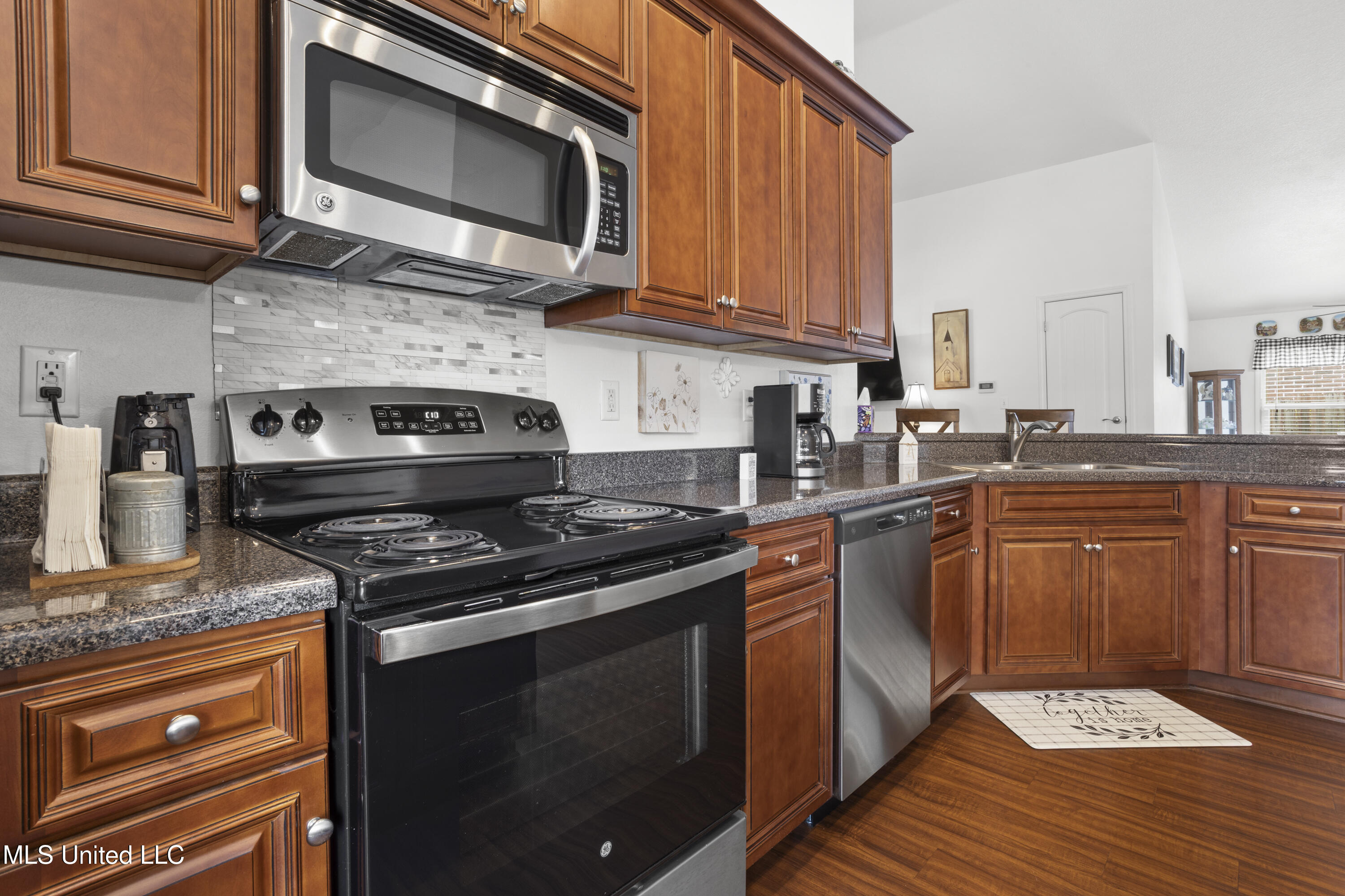 13703 Windwood Drive Property Photo 13