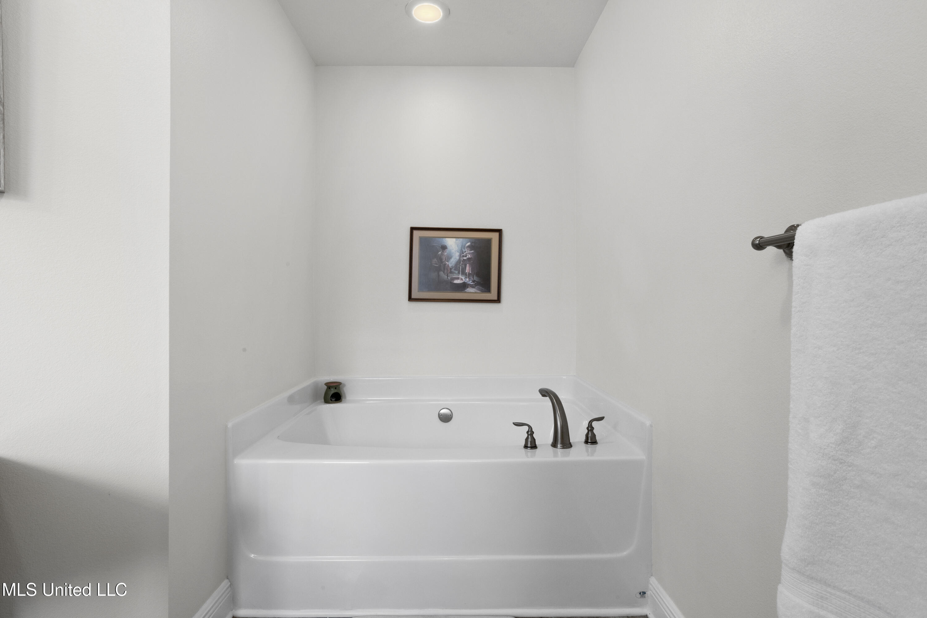13703 Windwood Drive Property Photo 22