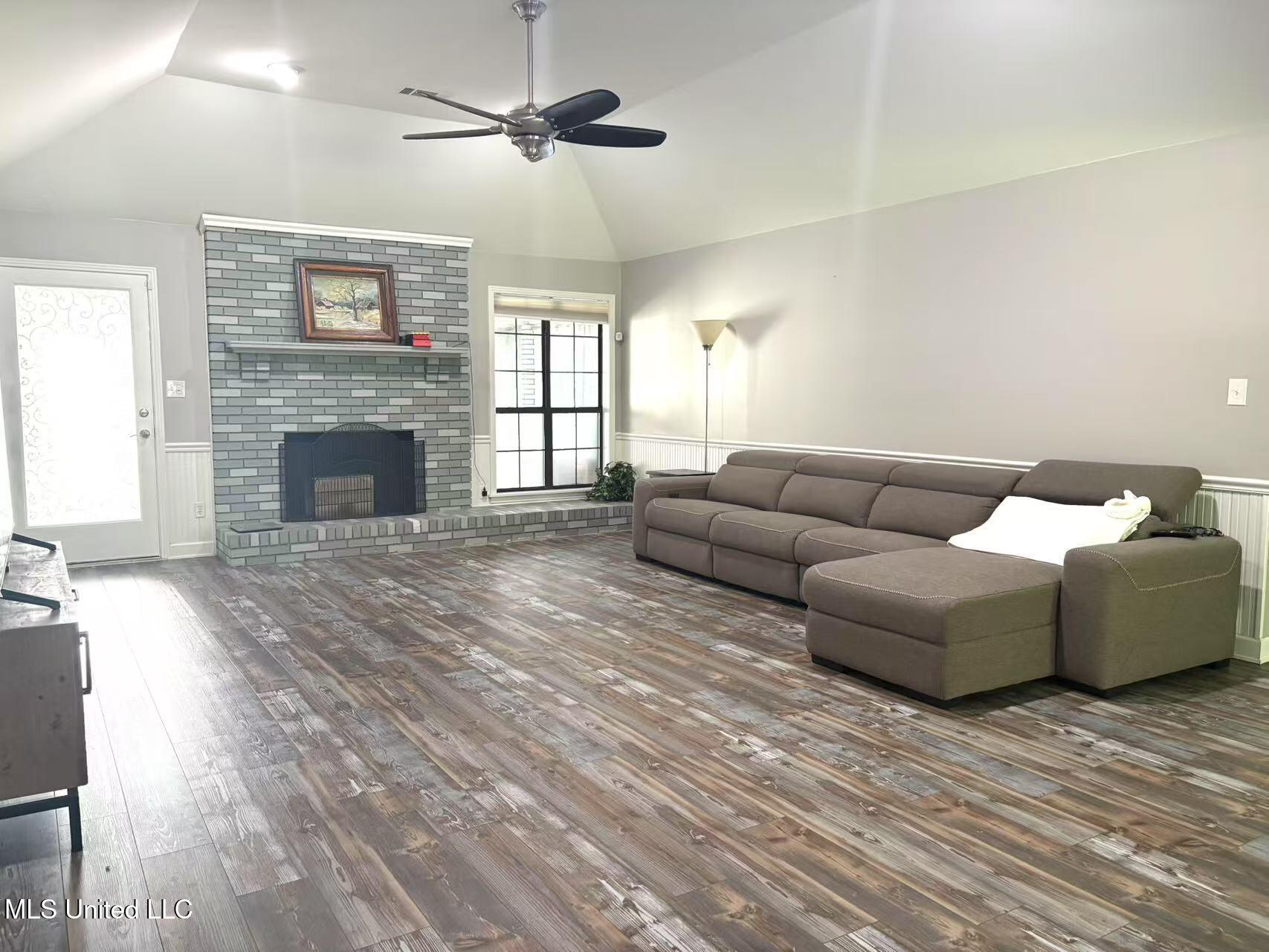 5205 Marthavale Cove Property Photo 2