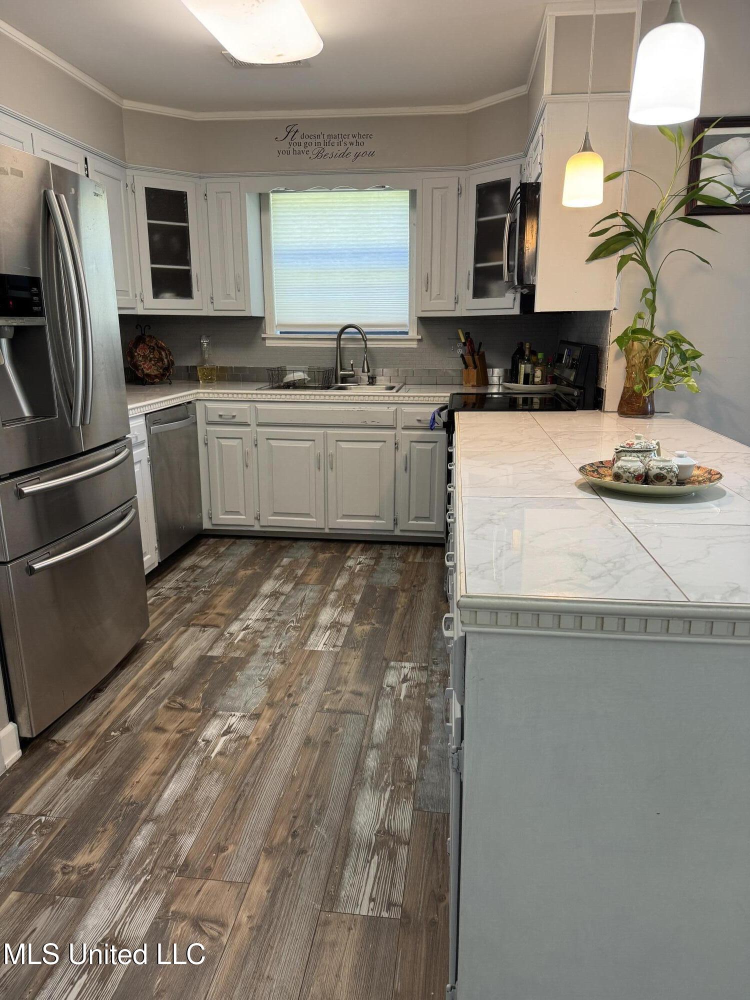 5205 Marthavale Cove Property Photo 5