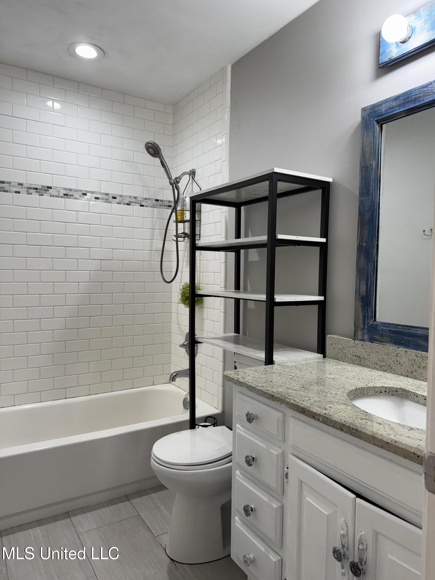 5205 Marthavale Cove Property Photo 11