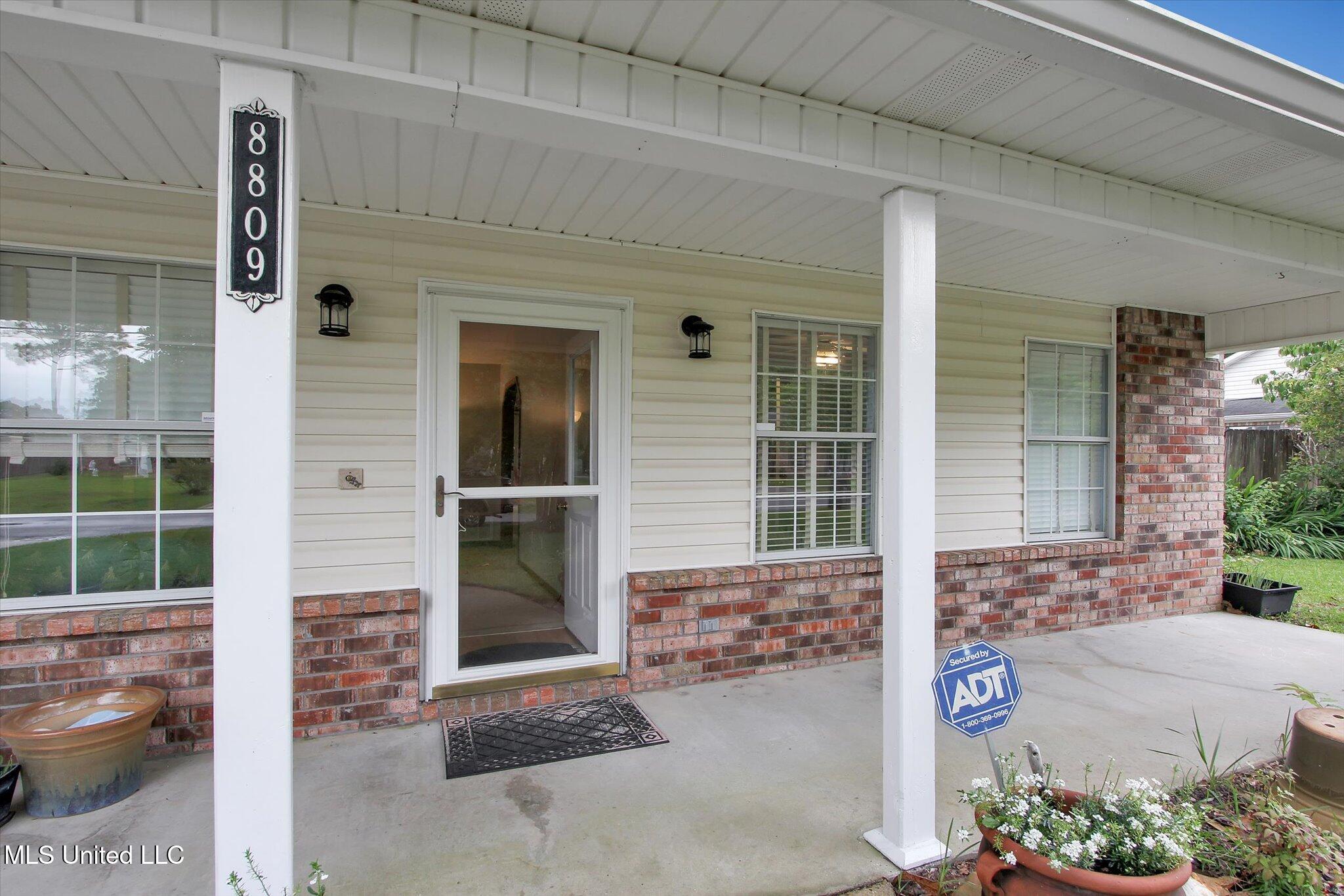 8809 Old Walnut Road Property Photo 5
