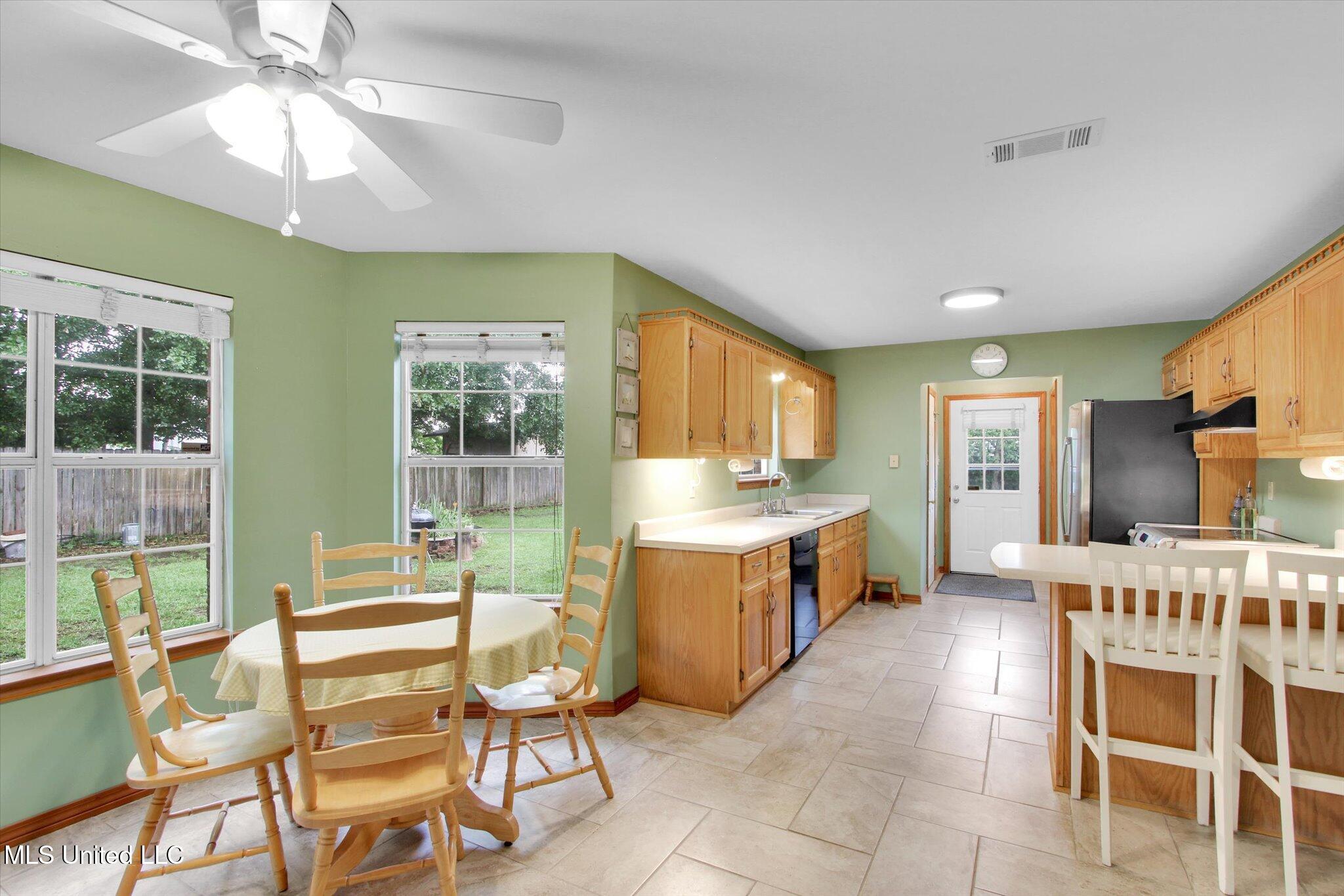 8809 Old Walnut Road Property Photo 10