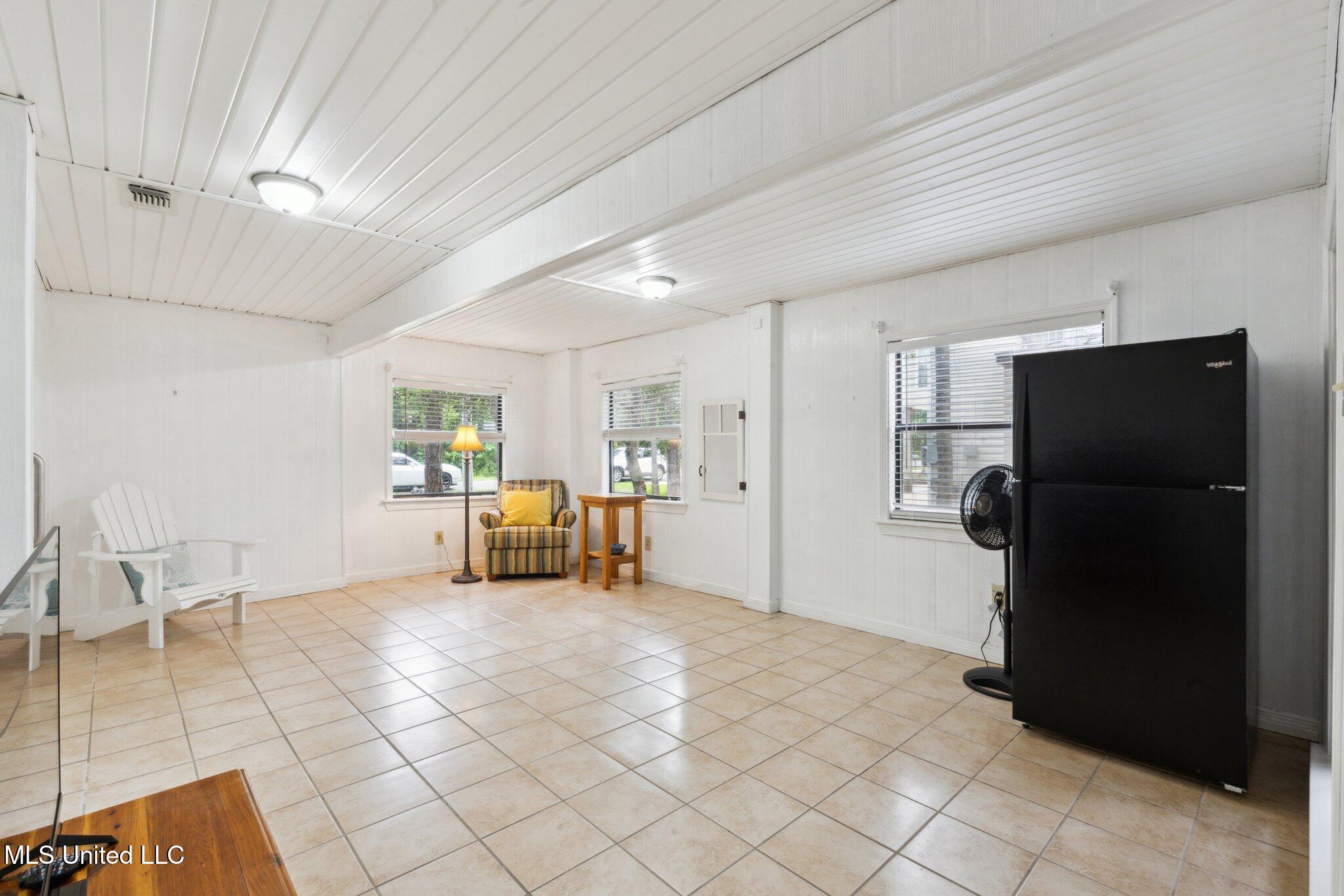 112 Dogwood Lane Property Photo 7