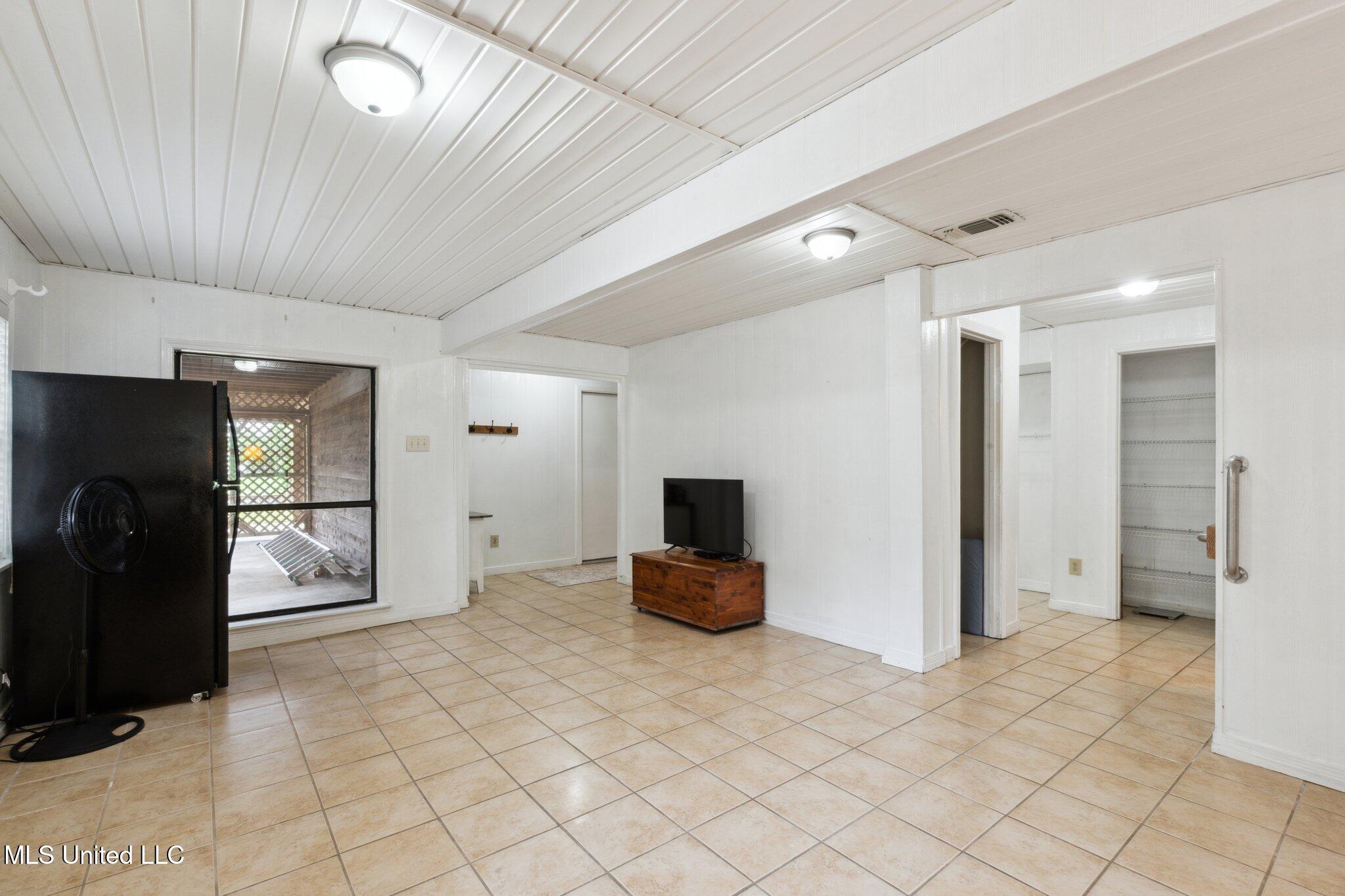 112 Dogwood Lane Property Photo 8