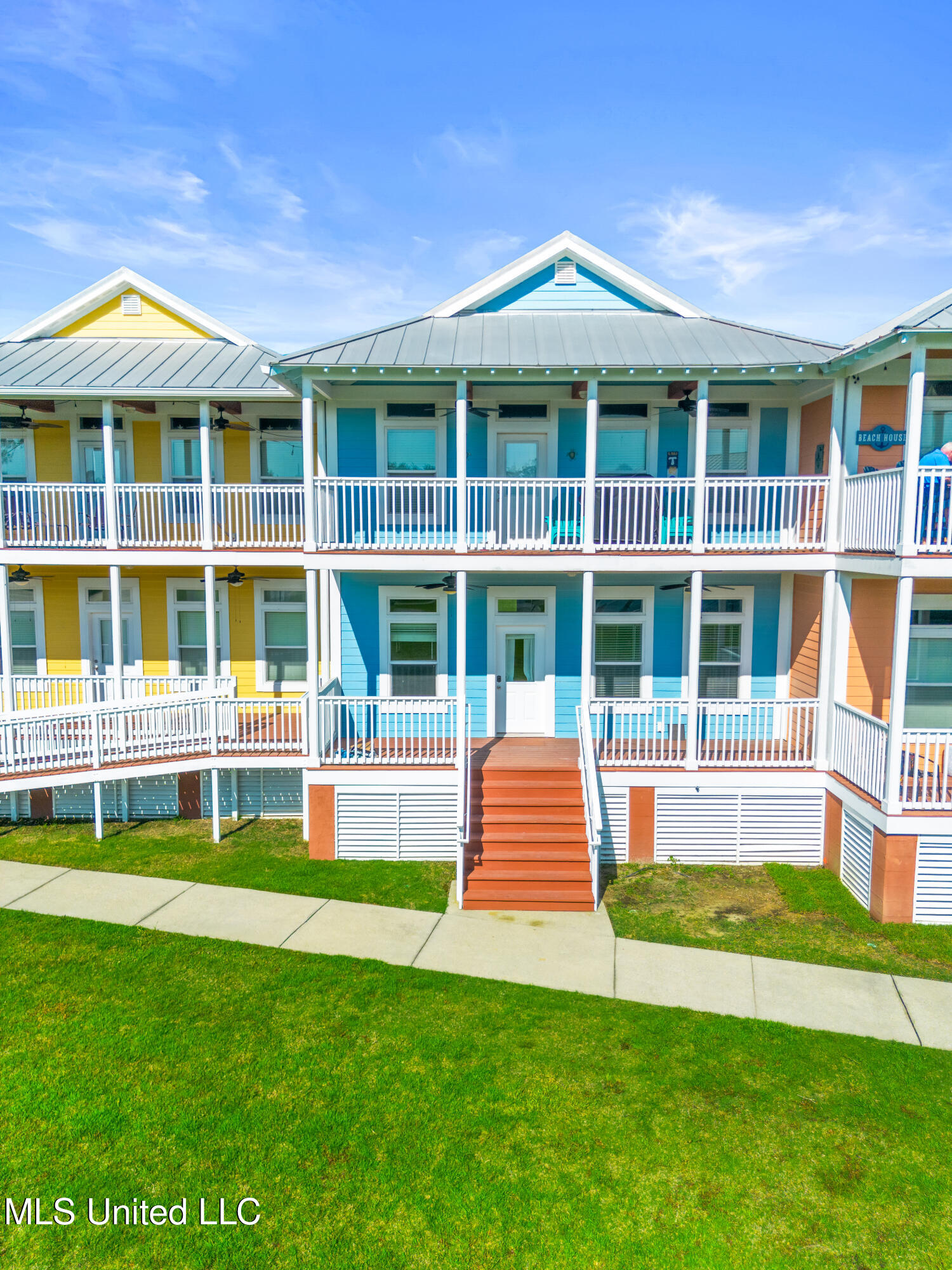 1515 E Beach Boulevard Property Photo 1