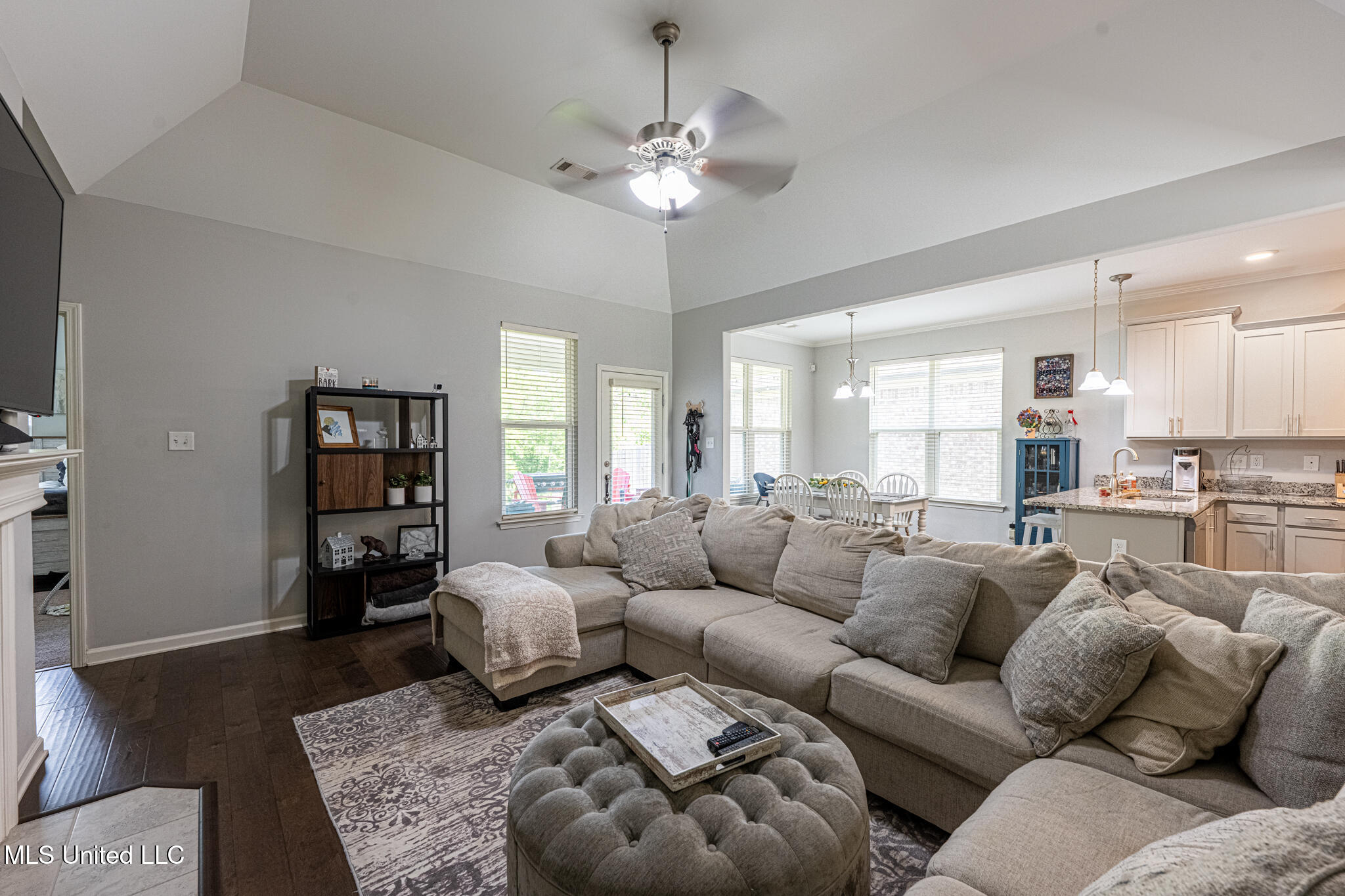 6750 Whooper Swan Drive Property Photo 4