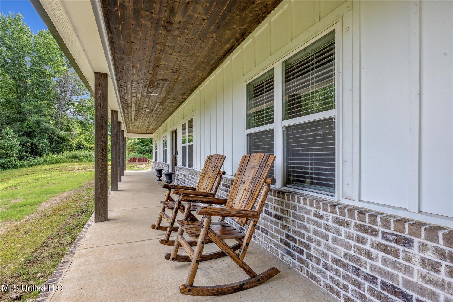 335 Aaron Road Property Photo 5