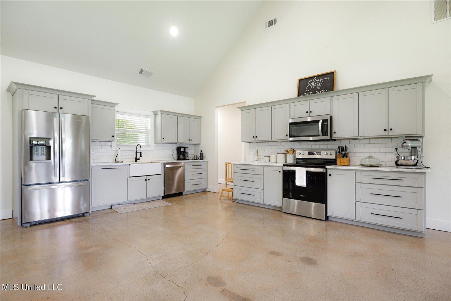 335 Aaron Road Property Photo 13