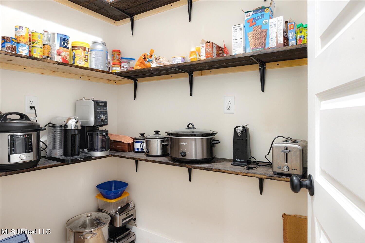 335 Aaron Road Property Photo 16