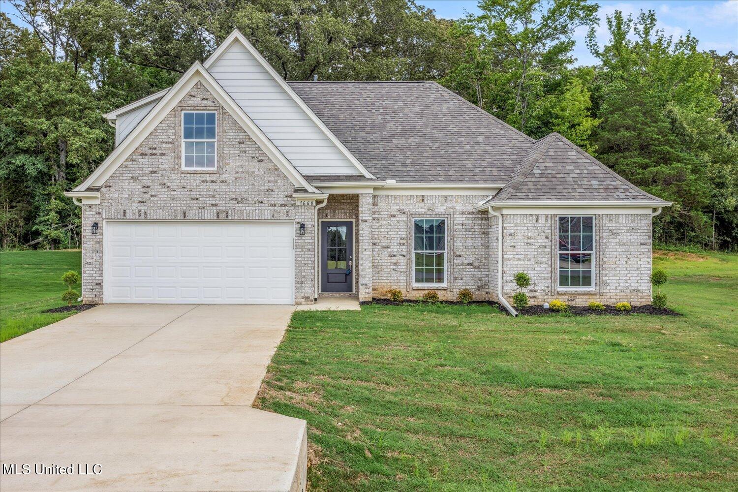 7668 Ridgefield Drive Property Photo 1