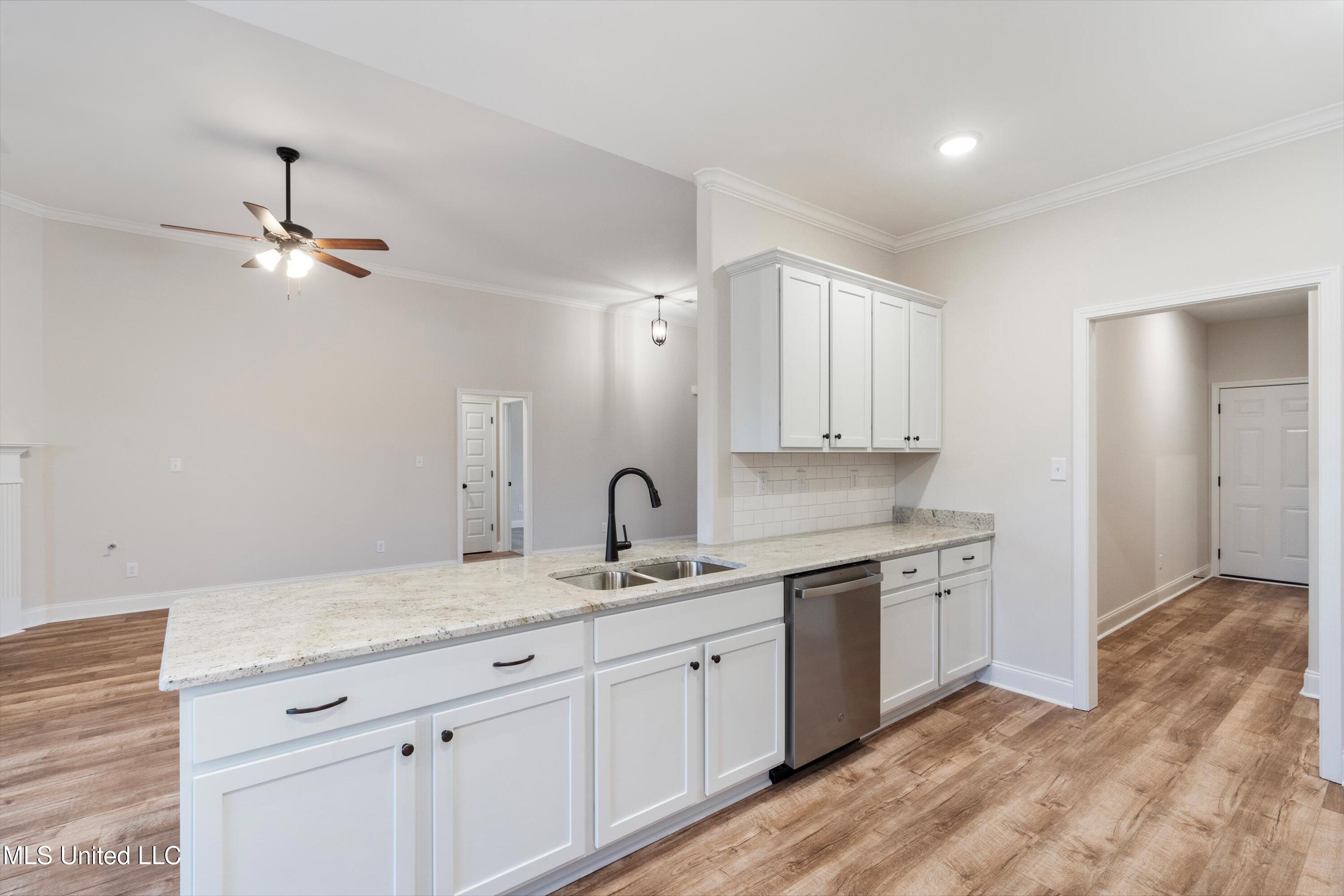 748 Lucas Lane Property Photo 13